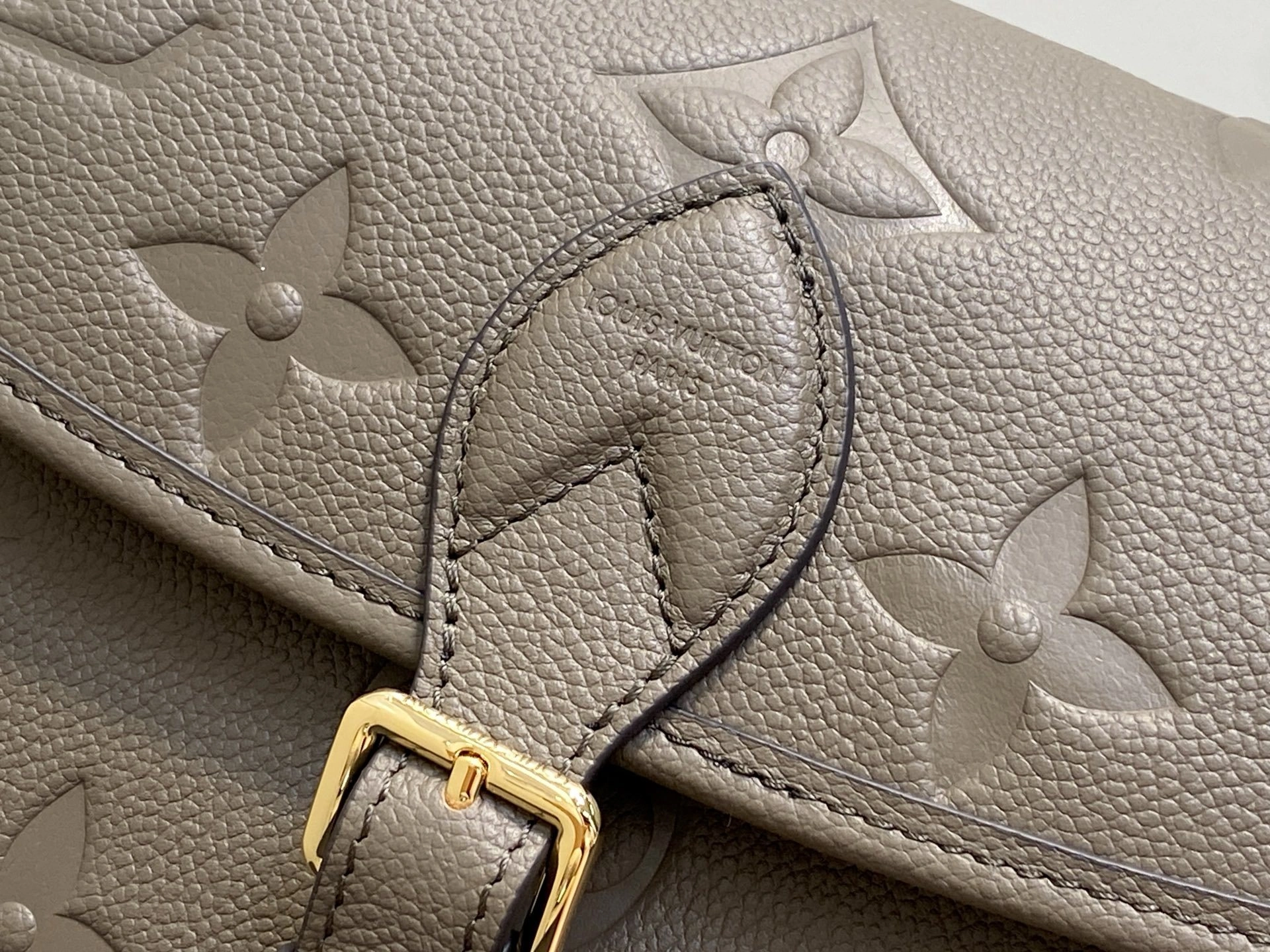 MOMO-- 8V M15049 high quality version Diane Milky Way item:E-B000J1854