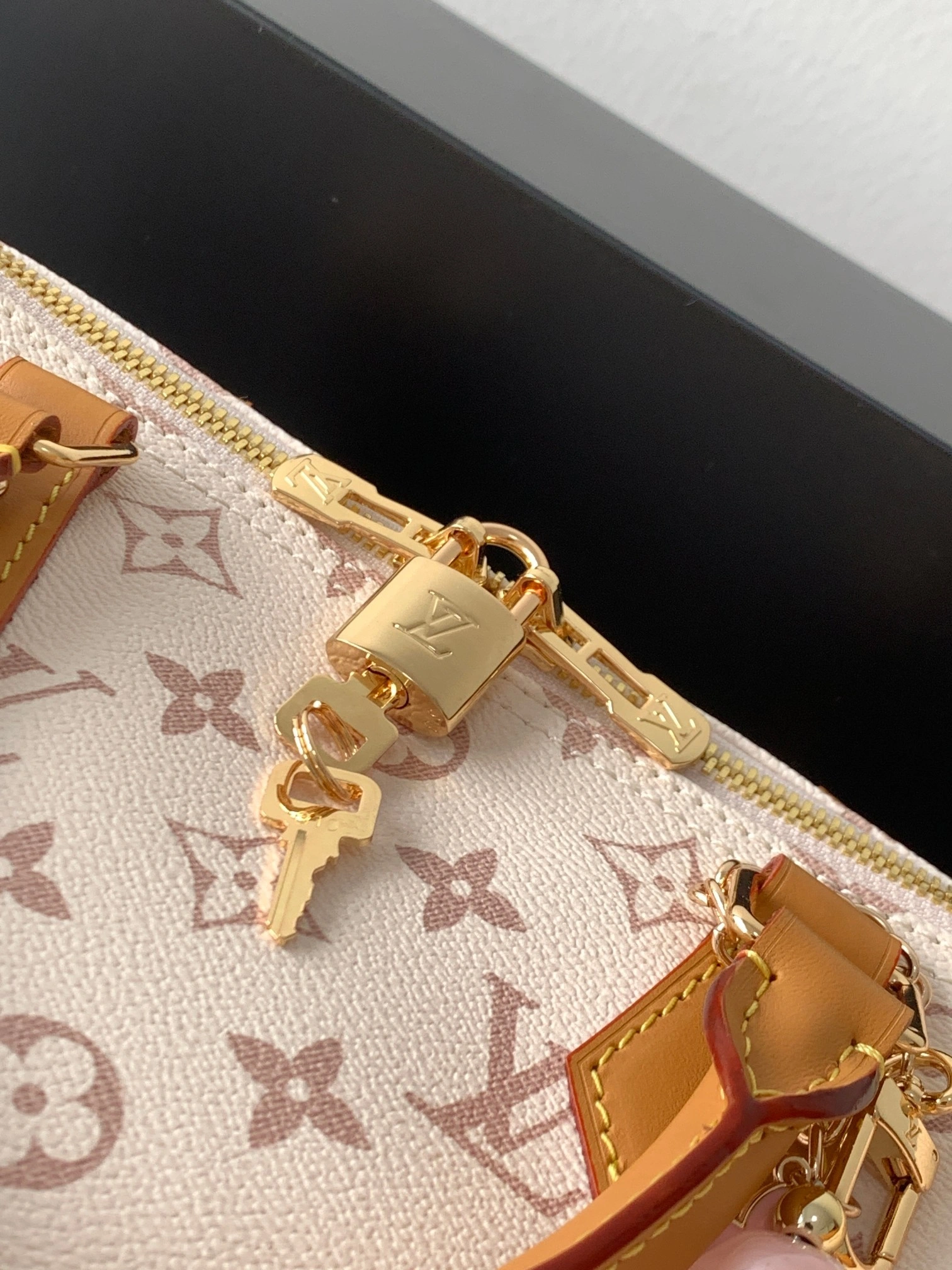 MOMO-- 8V M15108 high quality version Speedy Soft 30 Boho item:E-B000L1741T