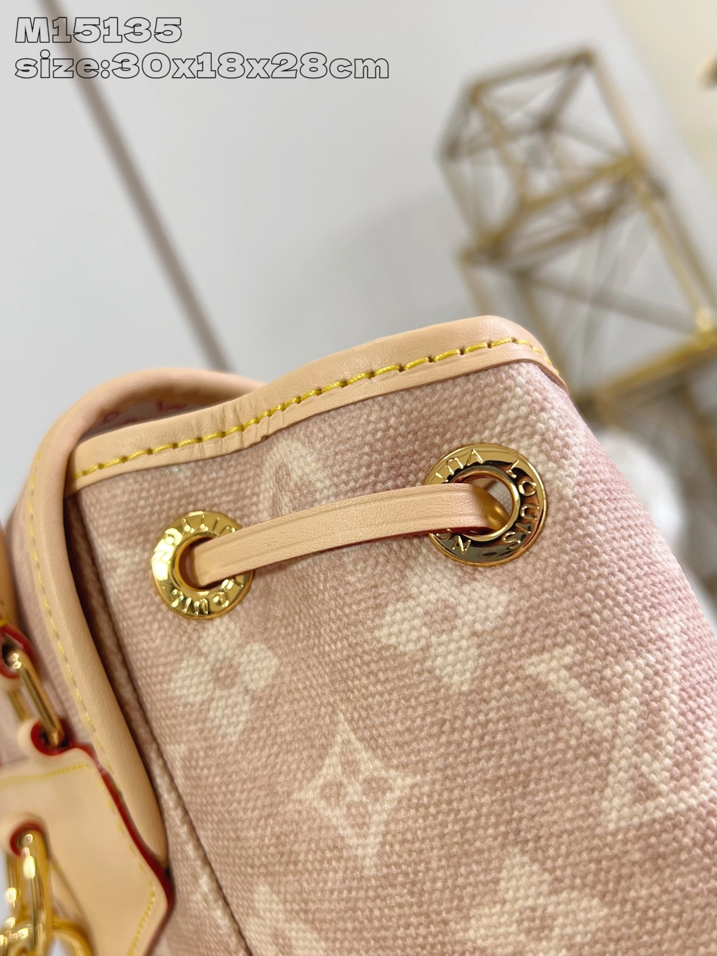 MOMO-- 8V M15135 high quality version Montsouris Travels With item:E-B574K1804