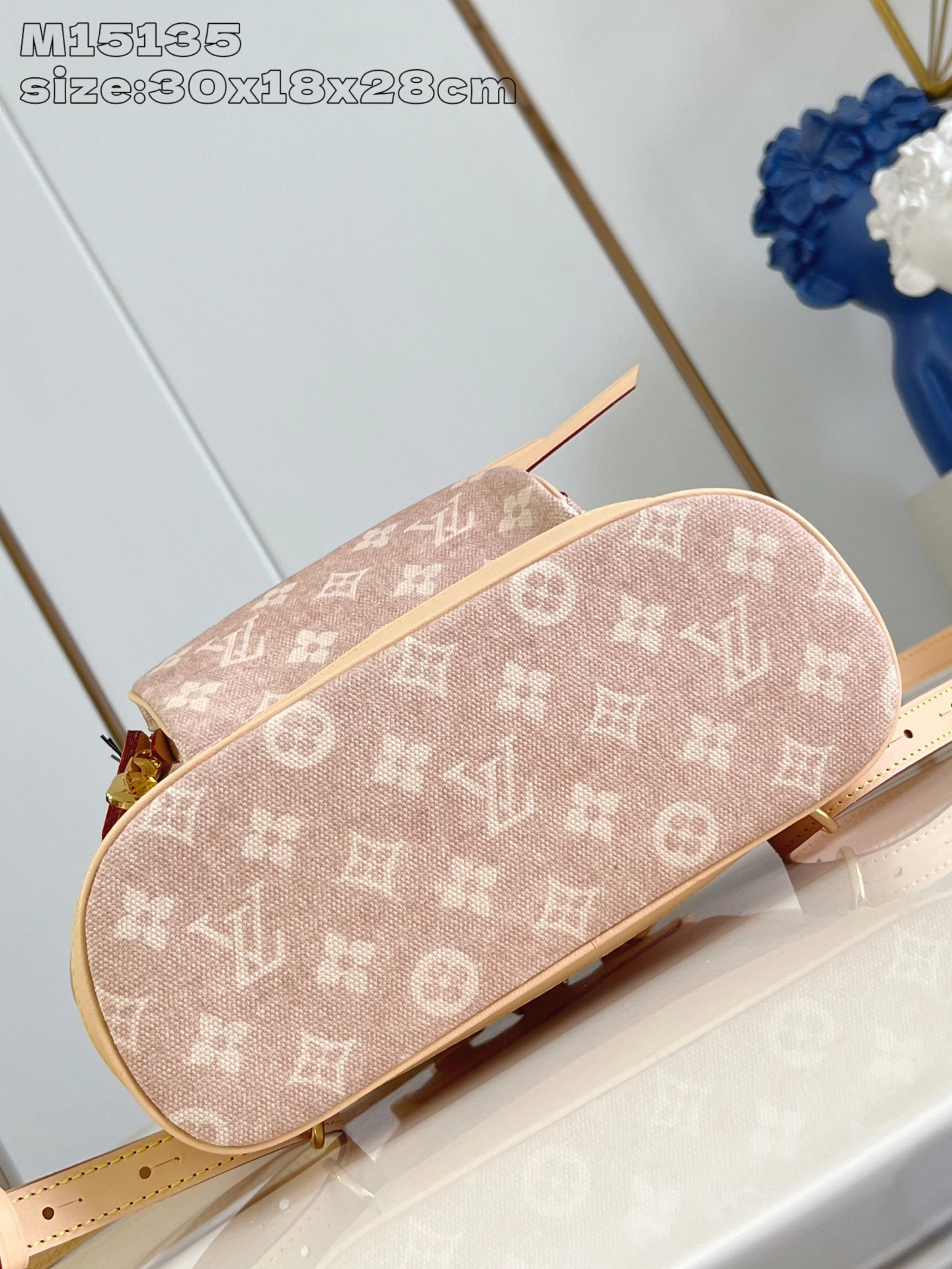 MOMO-- 8V M15135 high quality version Montsouris Travels With item:E-B574K1804