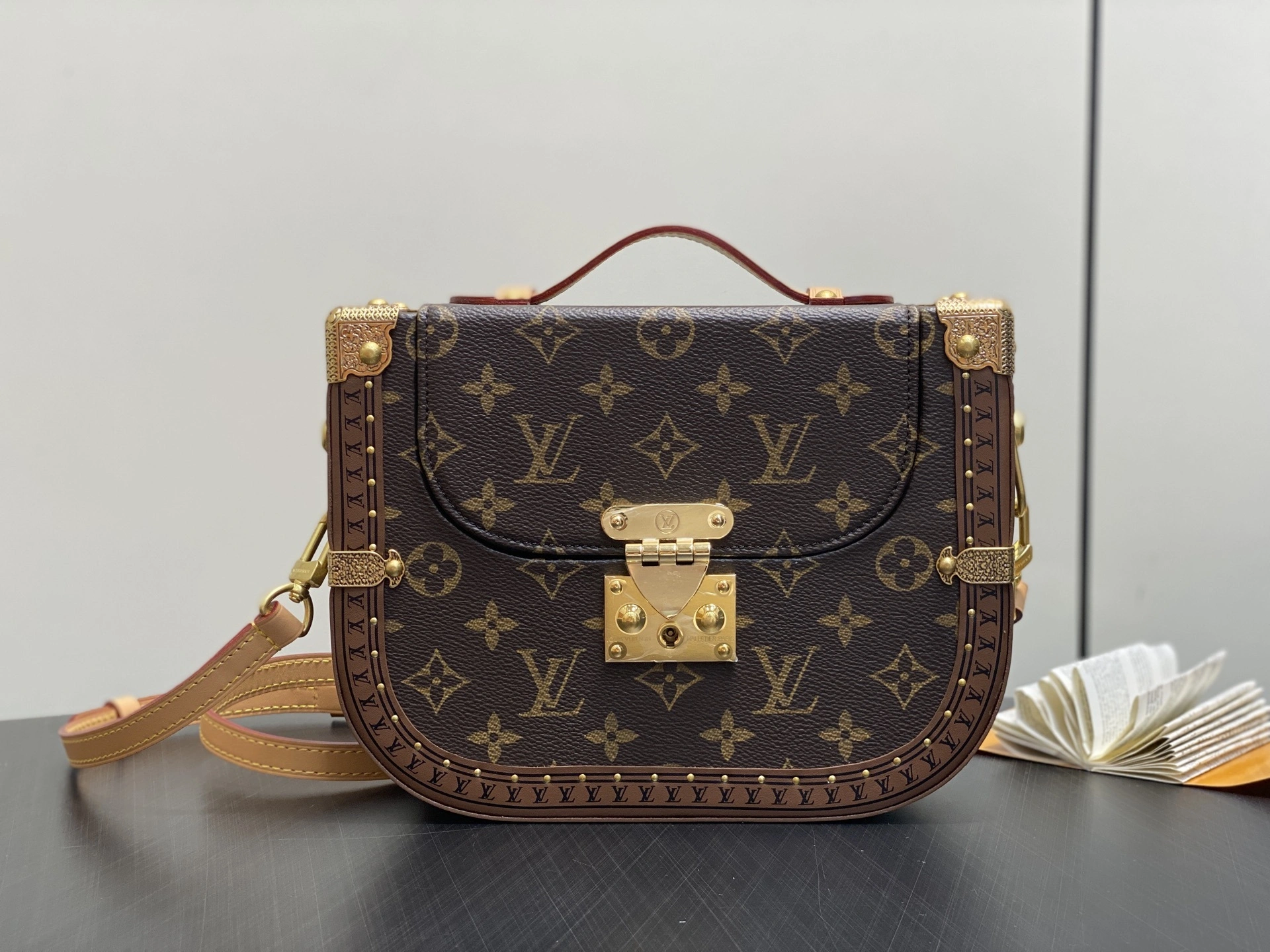 MOMO-- 8V M15166 high quality version Montsouris Trunk item:E-B000J1855