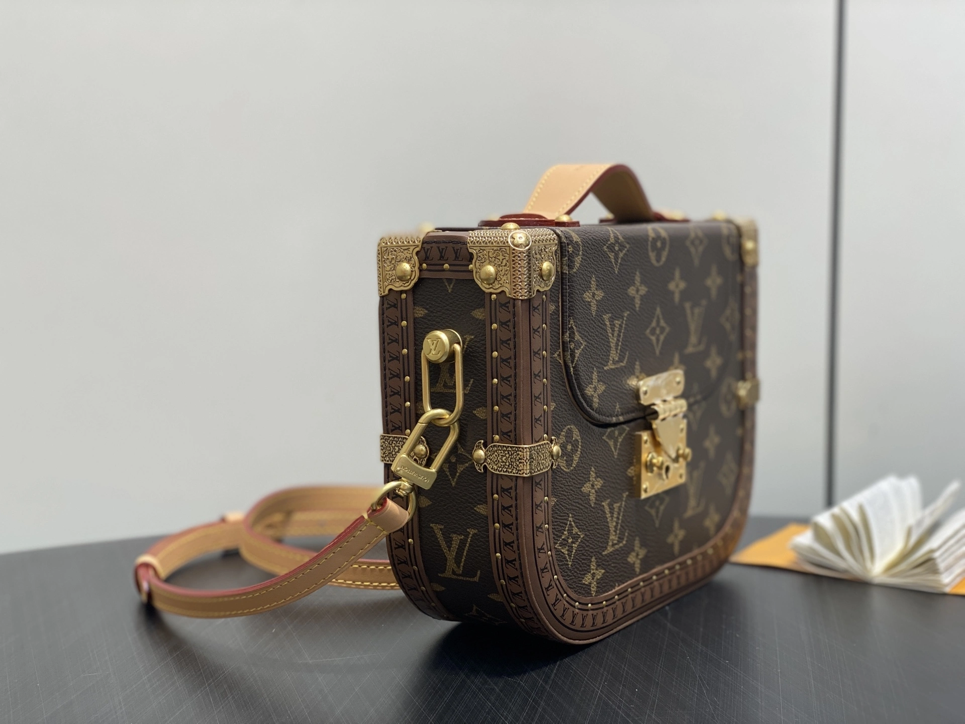 MOMO-- 8V M15166 high quality version Montsouris Trunk item:E-B000J1855