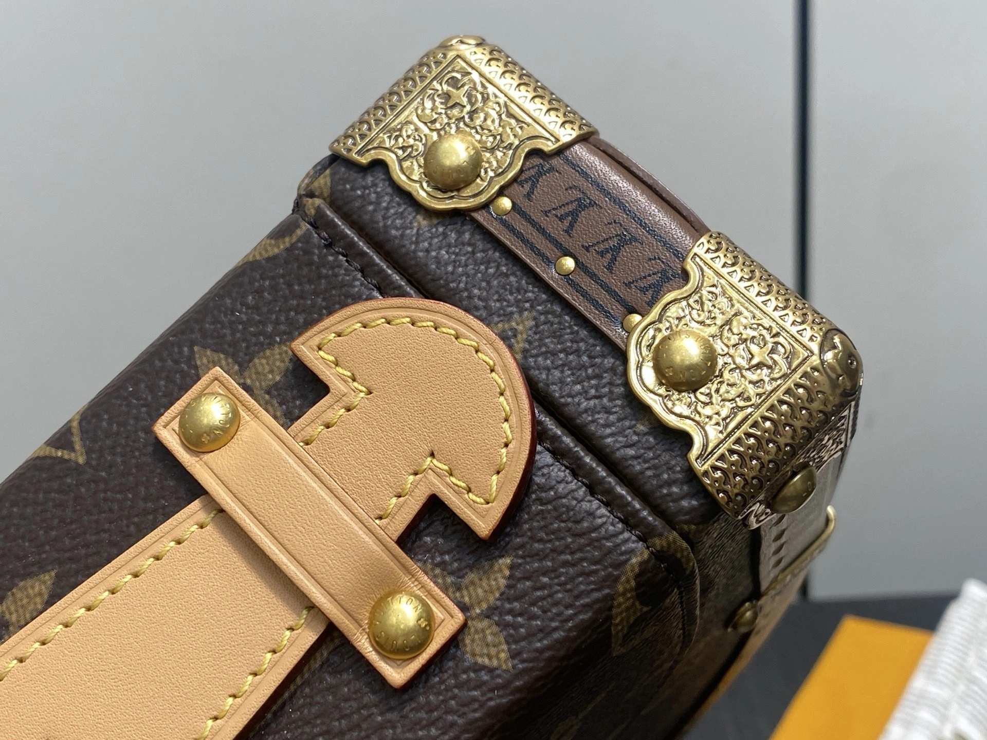 MOMO-- 8V M15166 high quality version Montsouris Trunk item:E-B000J1855