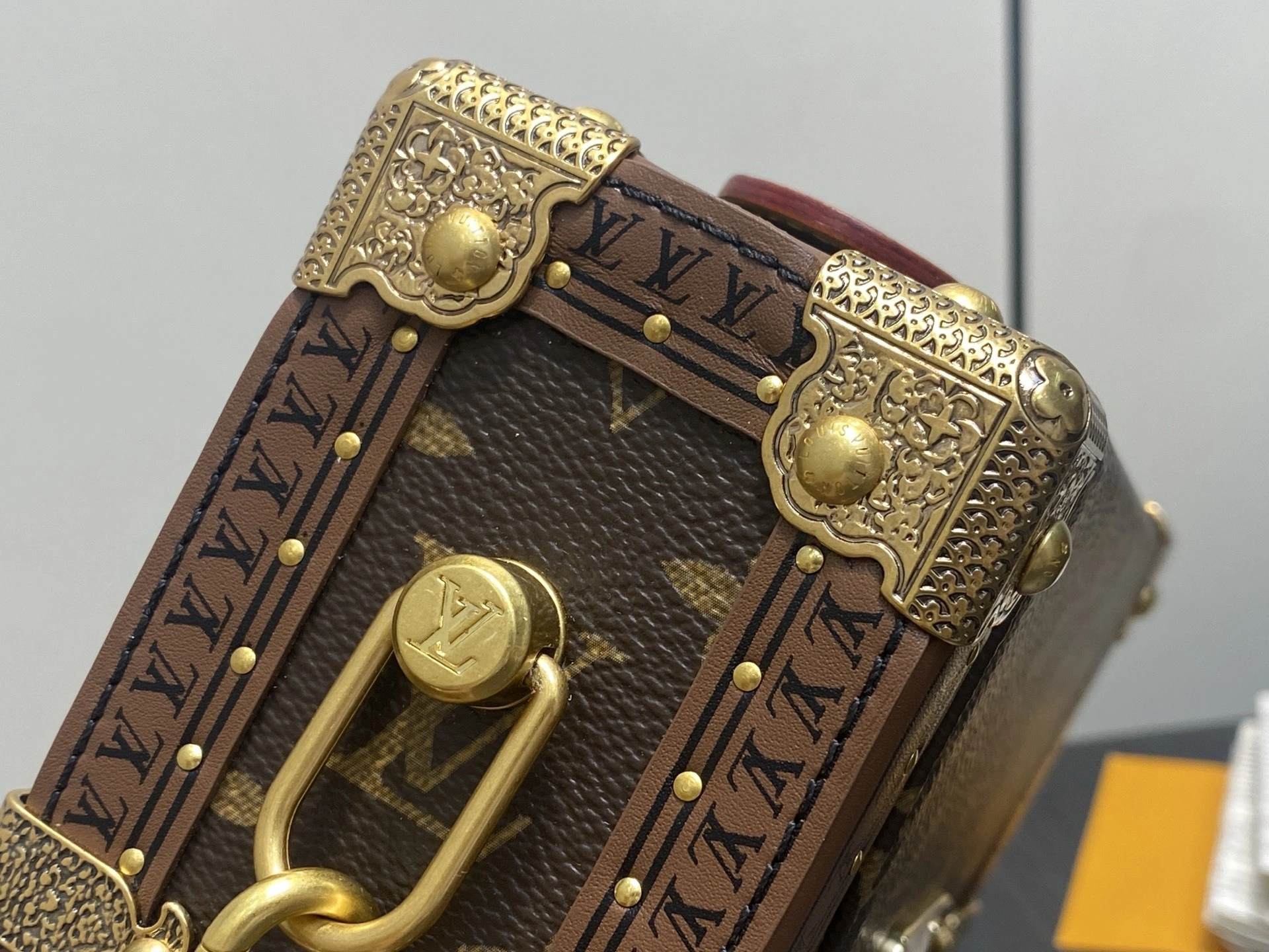 MOMO-- 8V M15166 high quality version Montsouris Trunk item:E-B000J1855