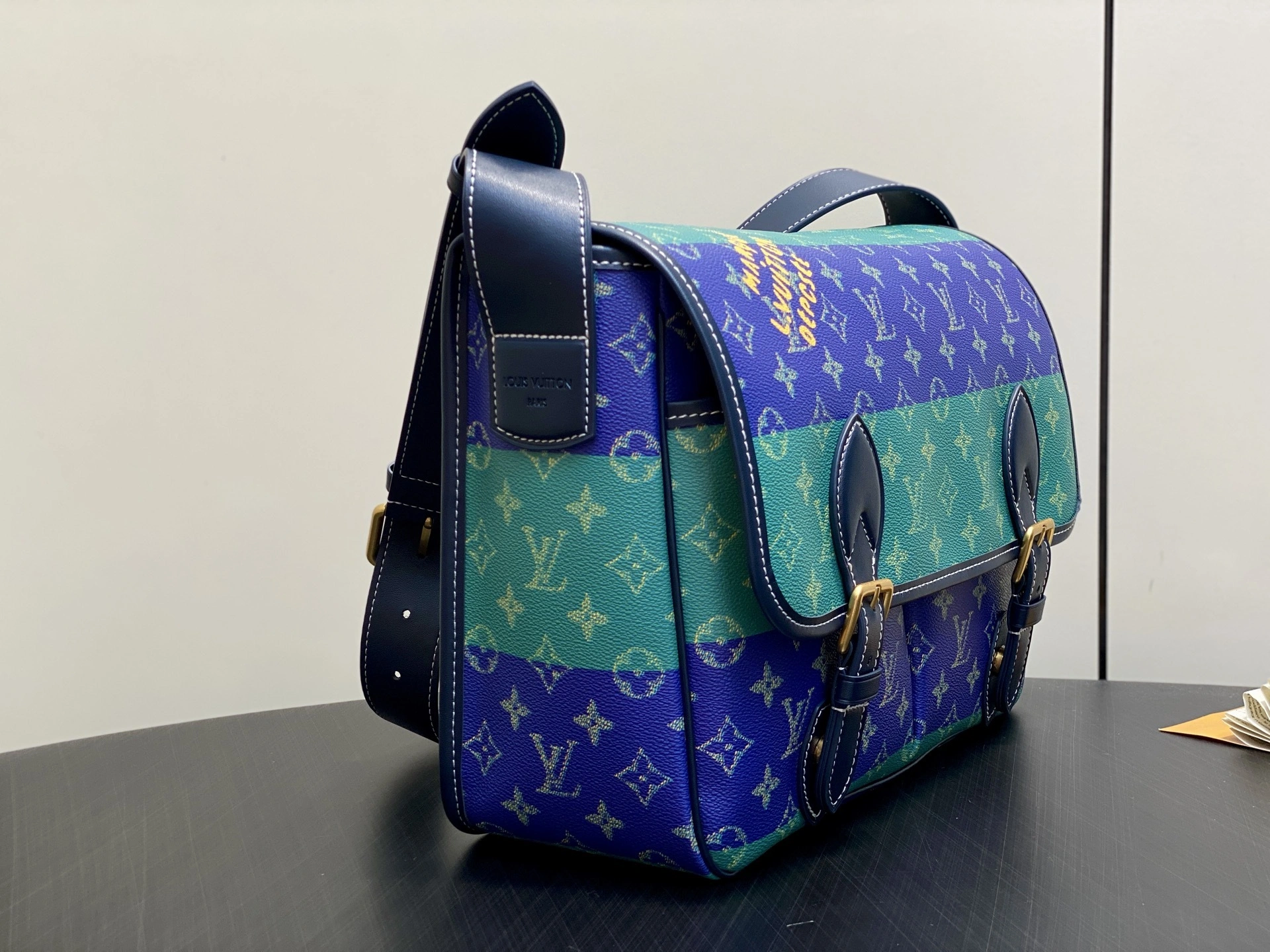 MOMO-- 8V M15187 high quality version Satchel item:E-B000J1833