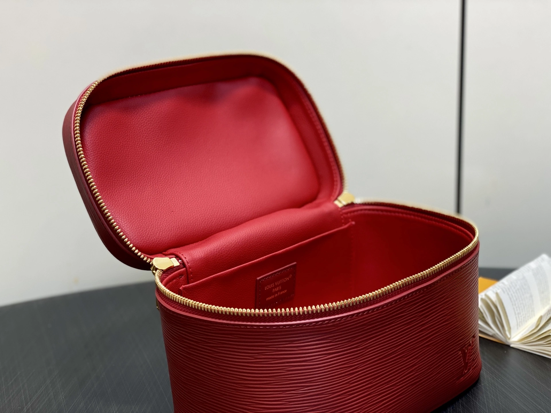MOMO-- 8V M15191 high quality version Nice item:E-B000J1815