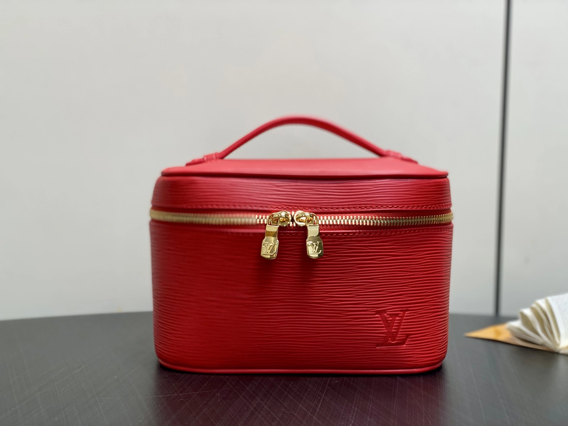 MOMO-- 8V M15191 high quality version Nice item:E-B000J1815