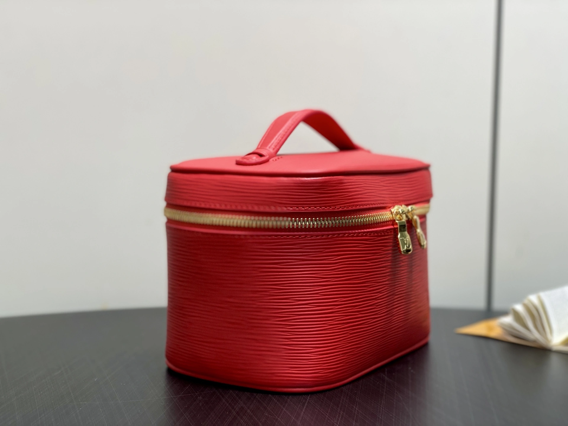 MOMO-- 8V M15191 high quality version Nice item:E-B000J1815
