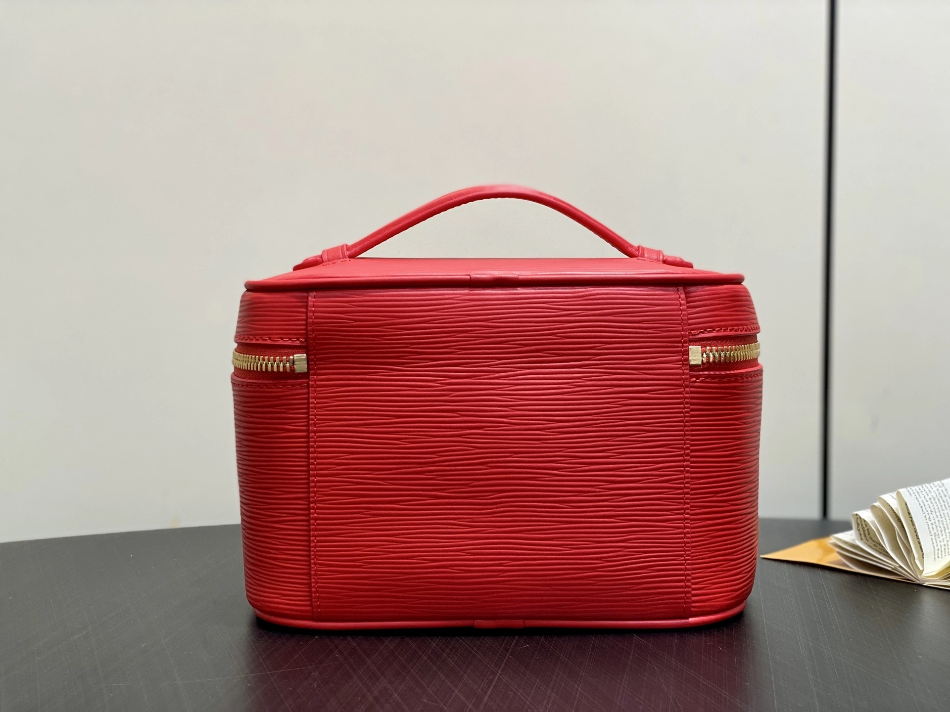 MOMO-- 8V M15191 high quality version Nice item:E-B000J1815