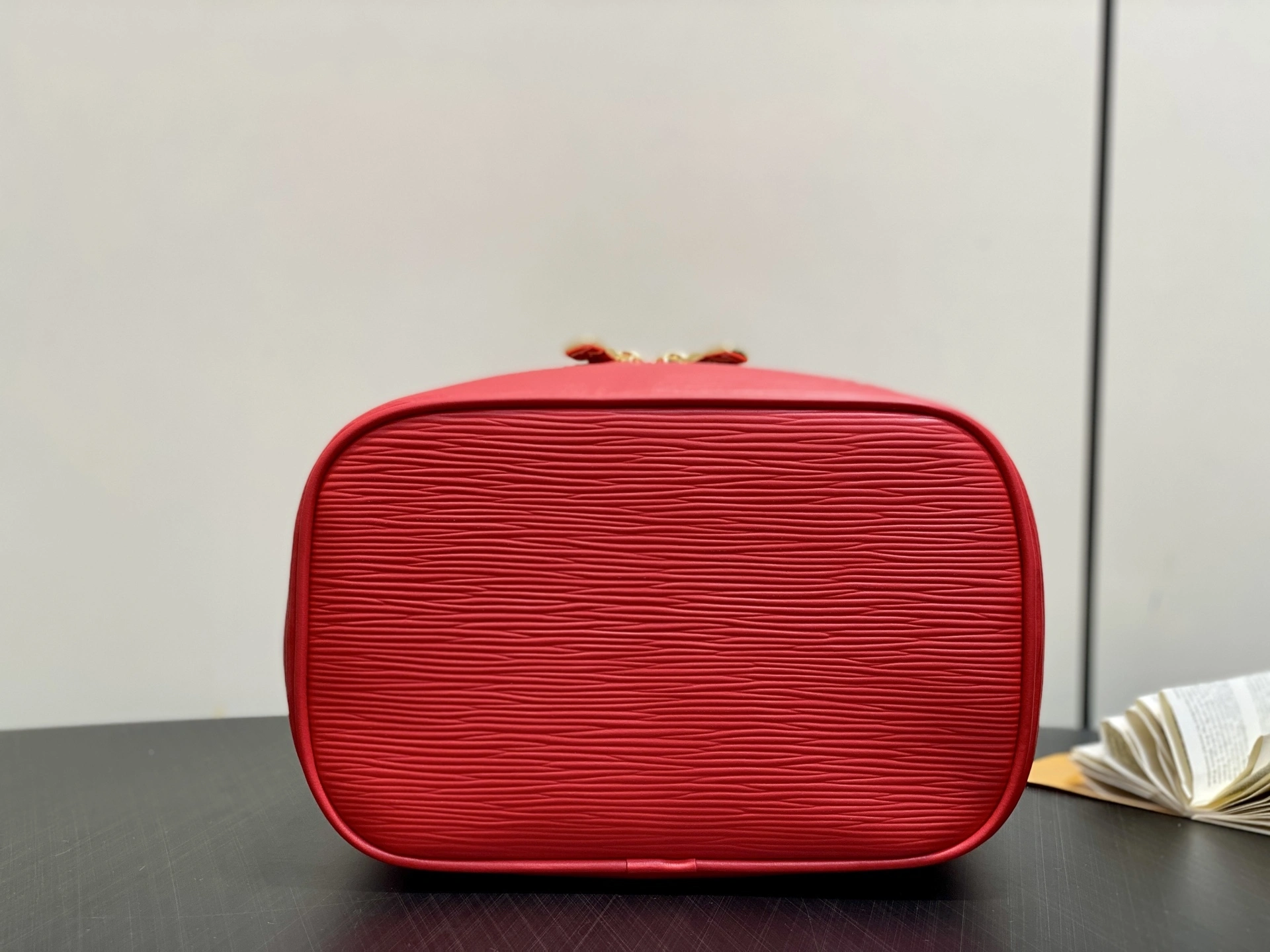 MOMO-- 8V M15191 high quality version Nice item:E-B000J1815