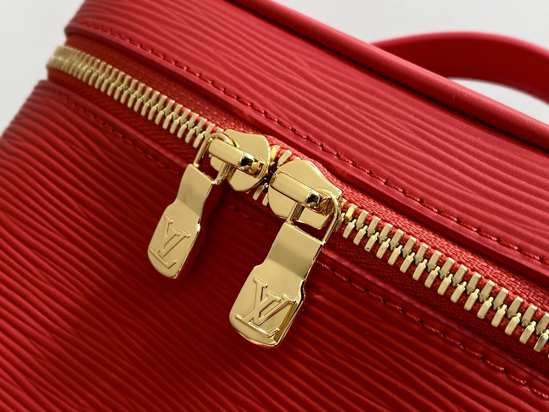 MOMO-- 8V M15191 high quality version Nice item:E-B000J1815