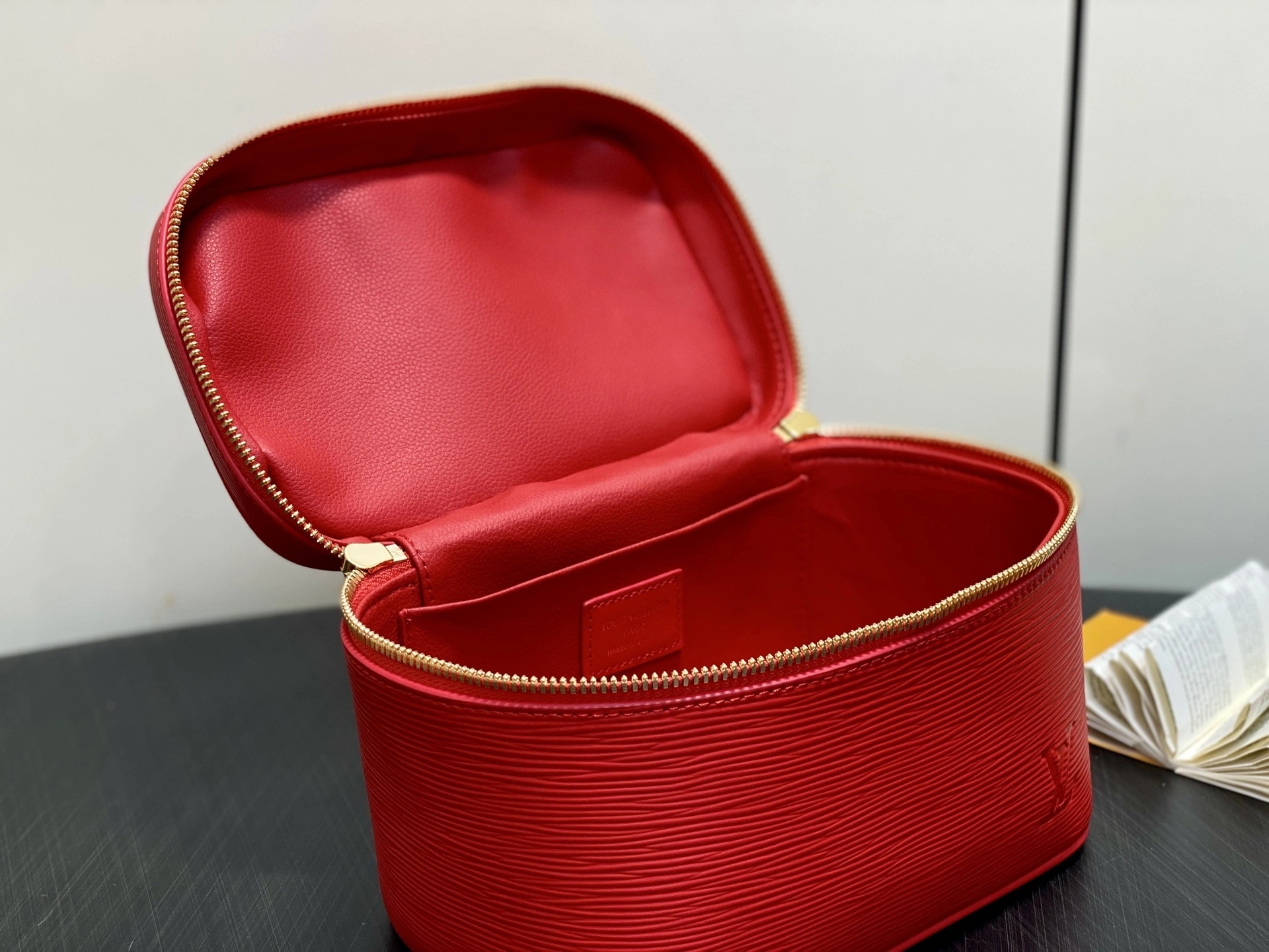 MOMO-- 8V M15191 high quality version Nice item:E-B000J1815