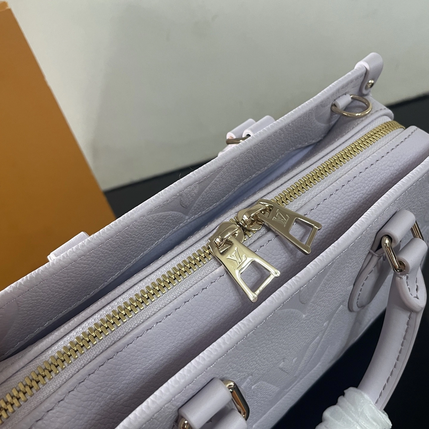 MOMO-- 8V M15192 high quality version OnTheGo East West cowhide item:E-B177I0323