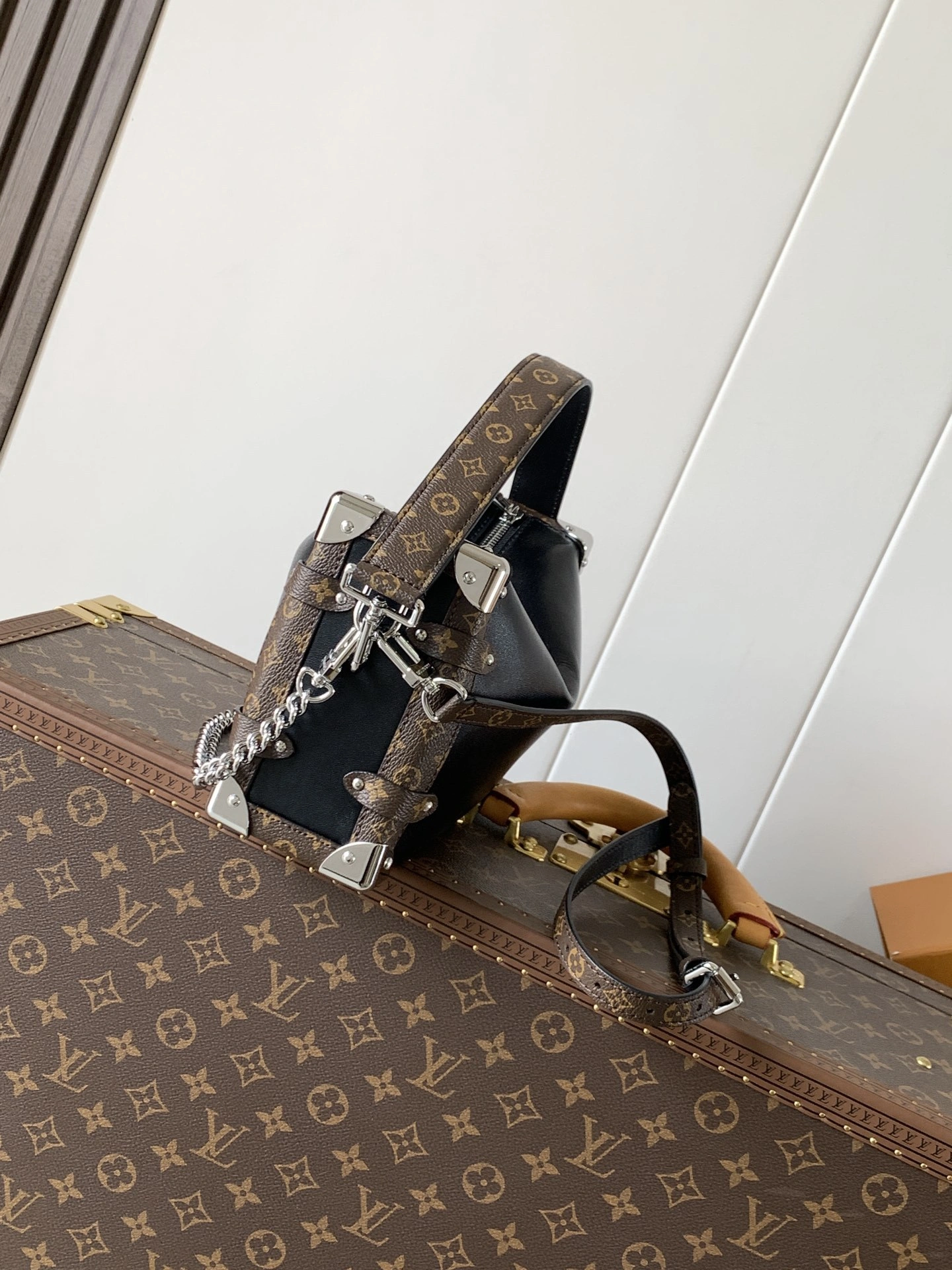 MOMO-- 8V M15195 high quality version Side Trunk Vibe cowhide item:E-B000I0316