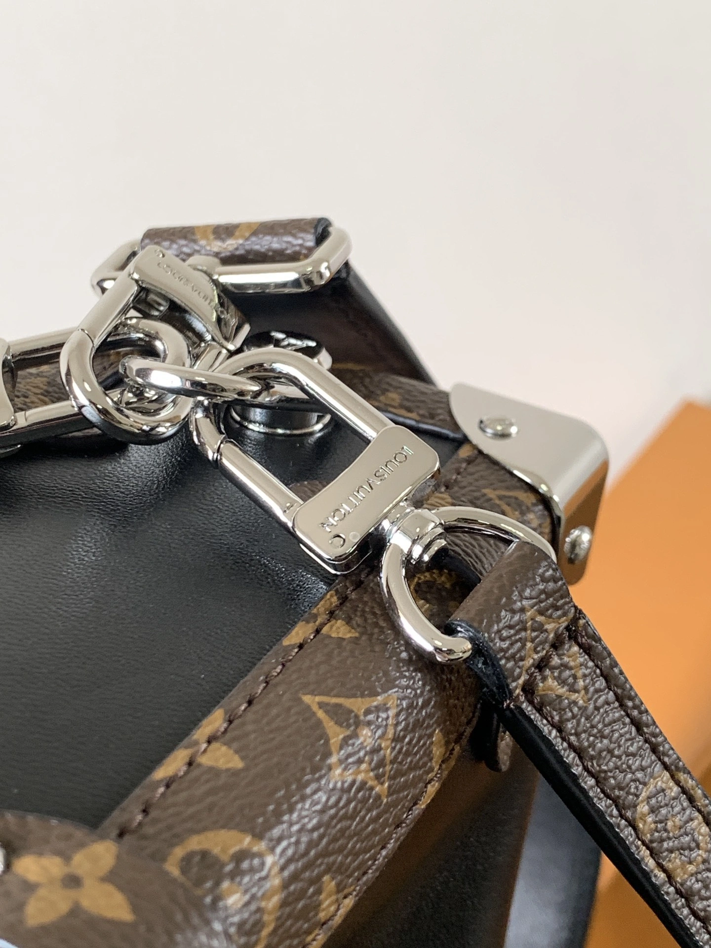 MOMO-- 8V M15195 high quality version Side Trunk Vibe cowhide item:E-B000I0316
