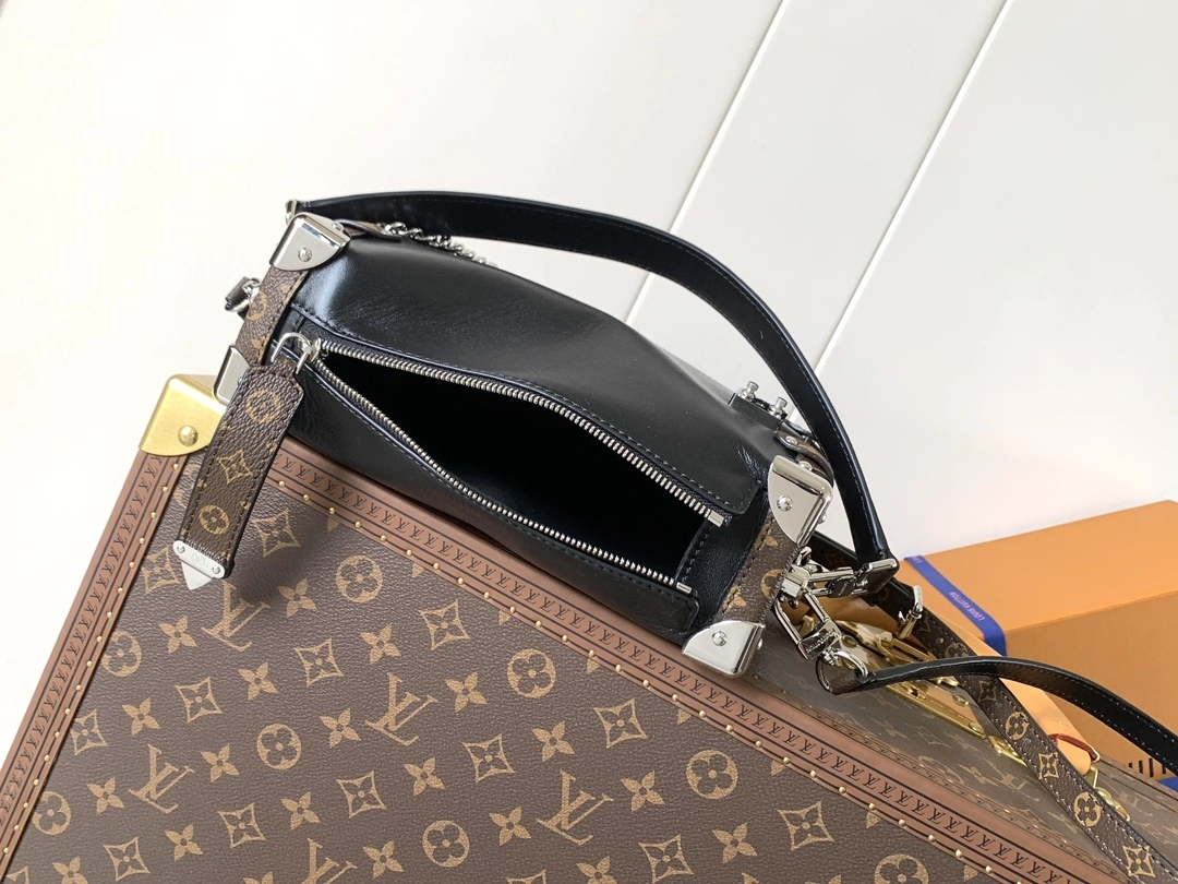 MOMO-- 8V M15195 high quality version Side Trunk Vibe cowhide item:E-B000I0316