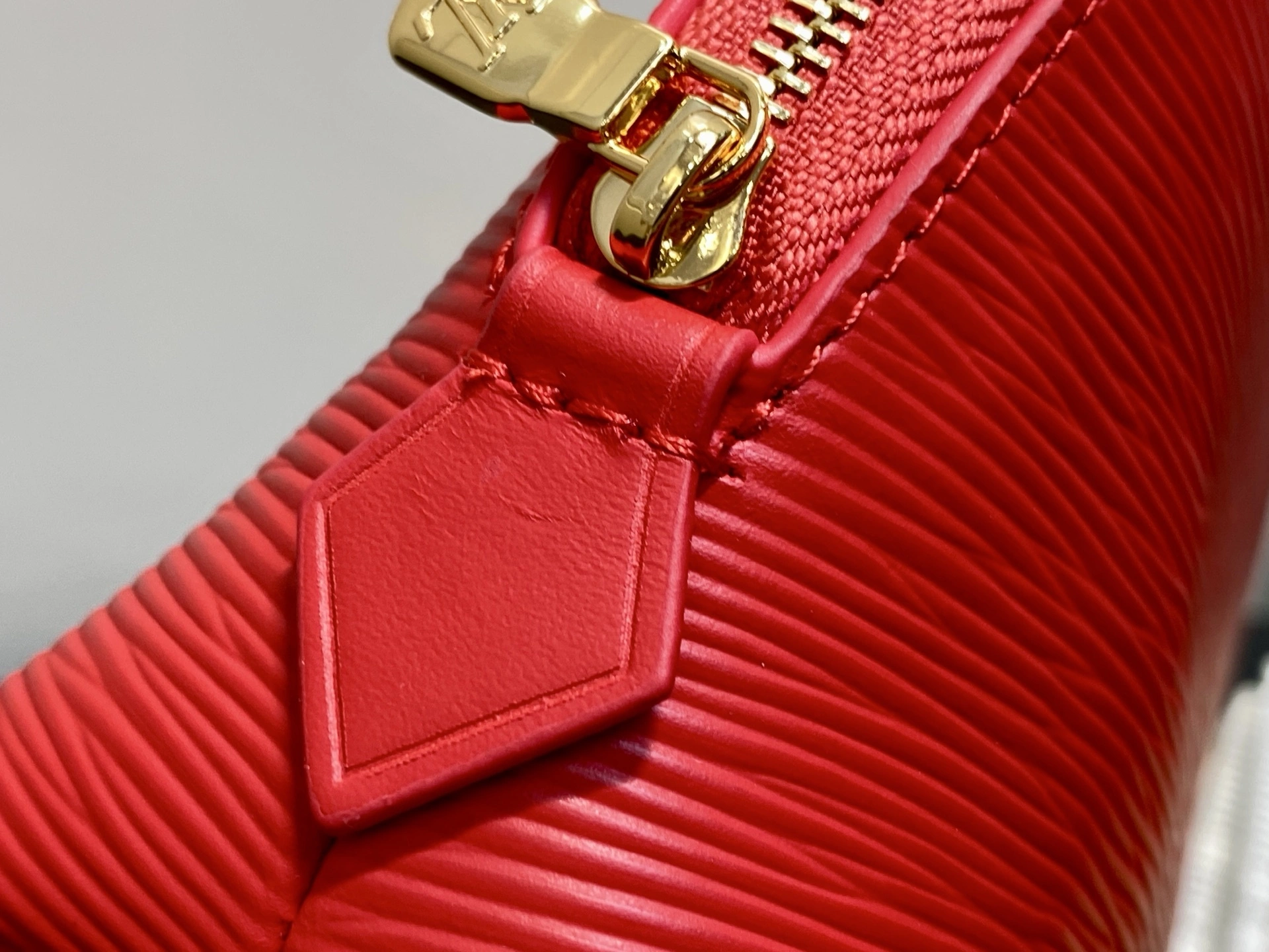 MOMO-- 8V M15197 high quality version Pochette Cosmétique item:E-B000J1829
