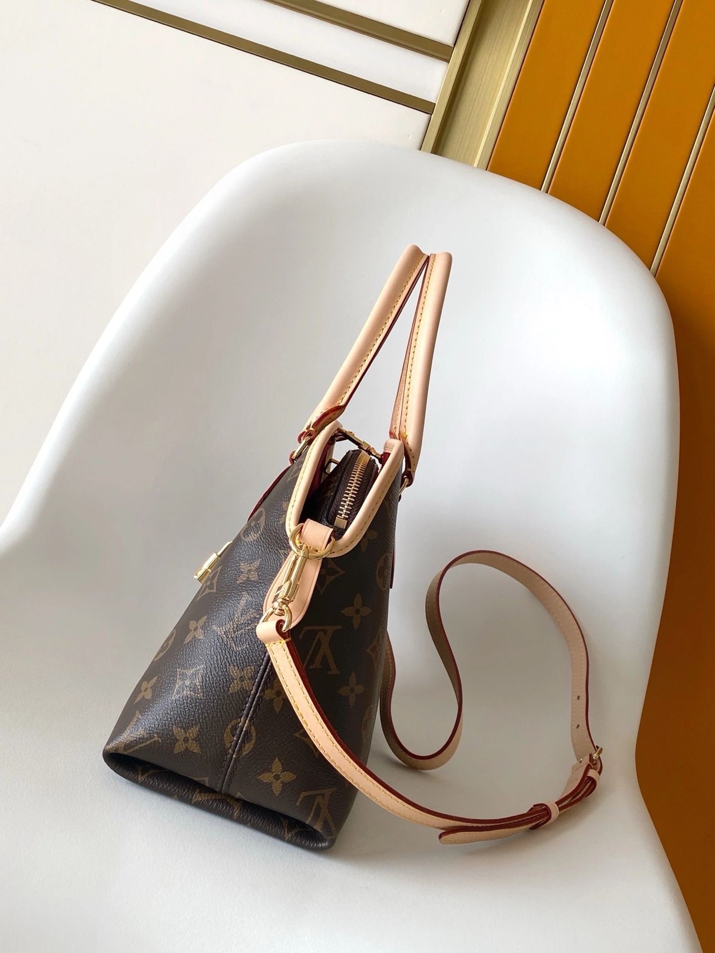 MOMO-- 8V M15208 high quality version Ever More item:E-B000J1856