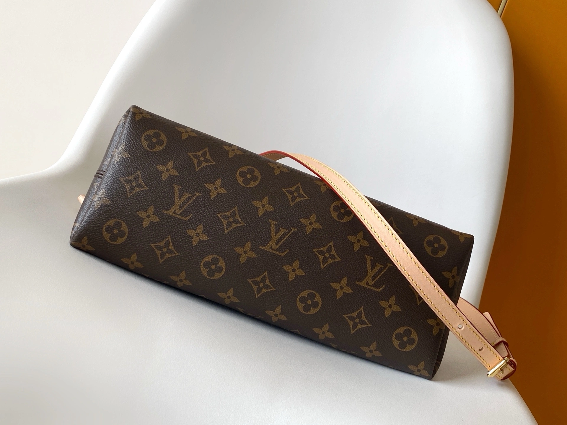 MOMO-- 8V M15208 high quality version Ever More item:E-B000J1856