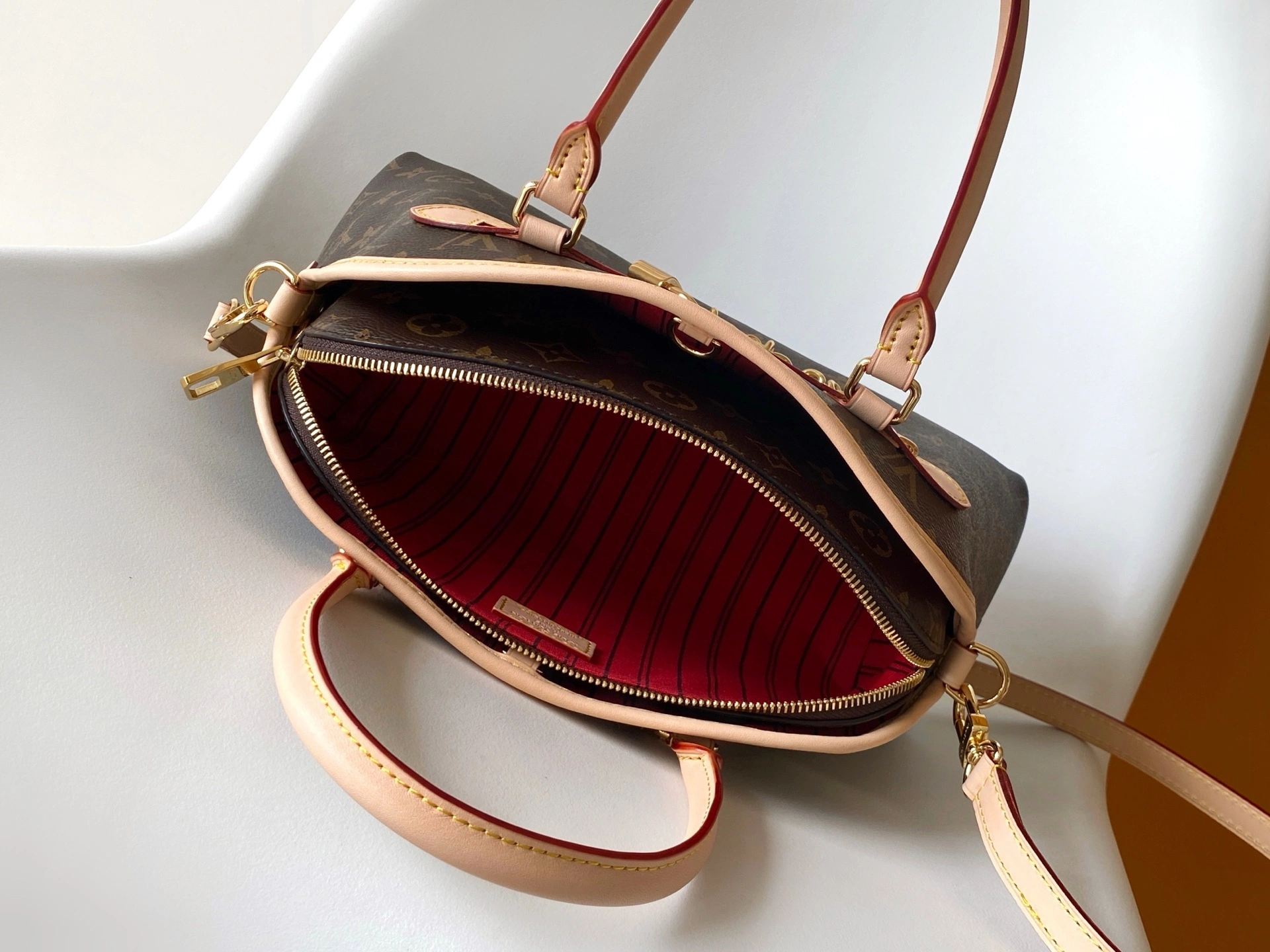 MOMO-- 8V M15208 high quality version Ever More item:E-B000J1856