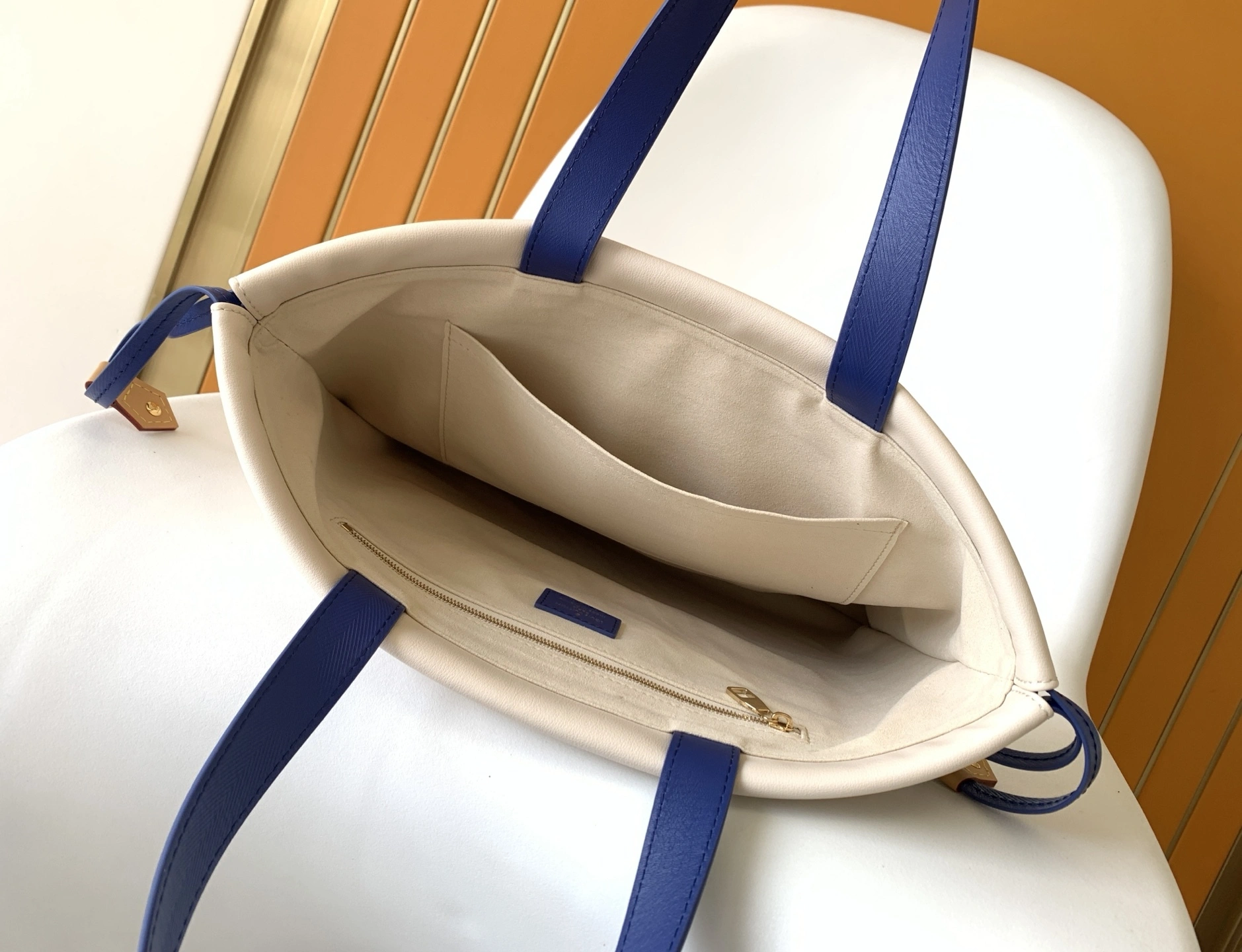 MOMO-- 8V M15235 high quality version Dust Bag Tote FW25 cowhide item:E-B000I0314