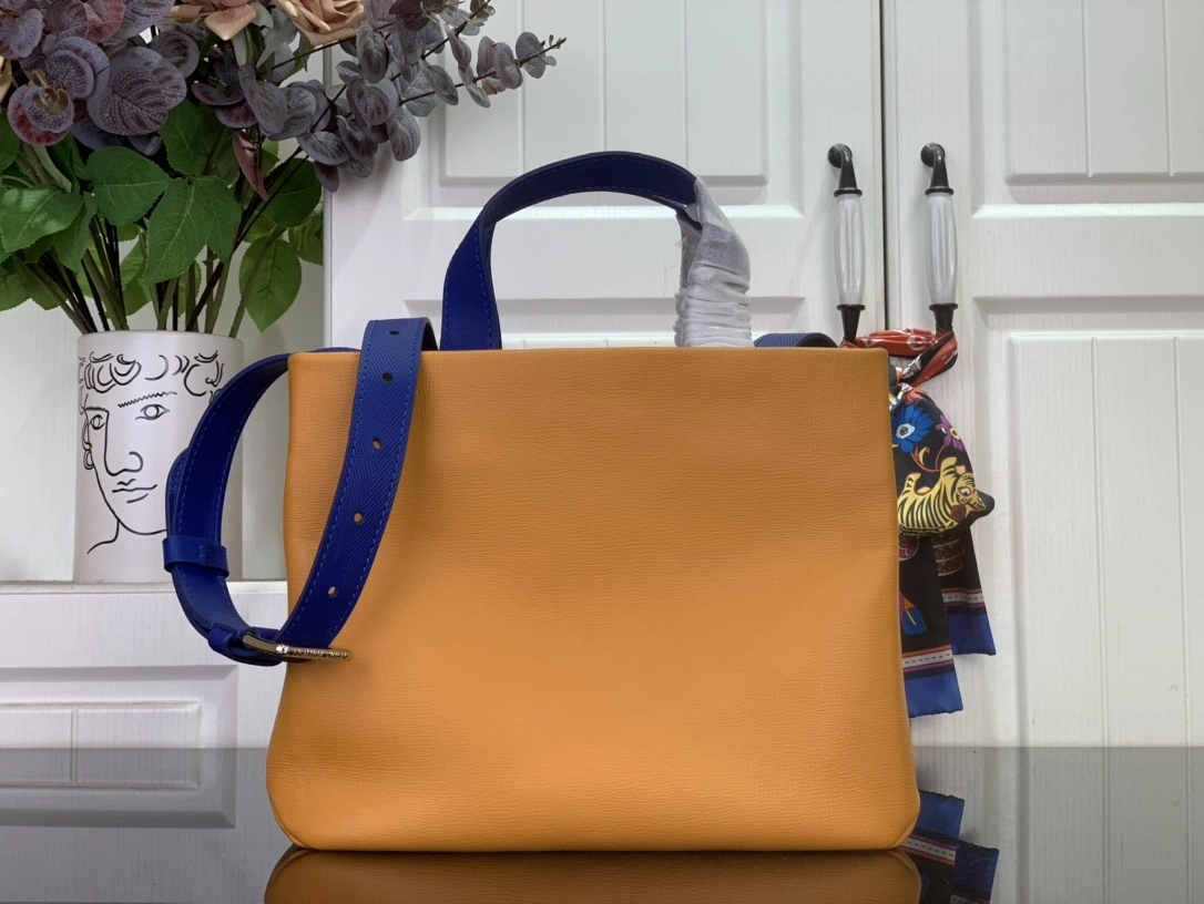 MOMO-- 8V M15237 high quality version Mini Shopper Tote cowhide item:F-B063A1509