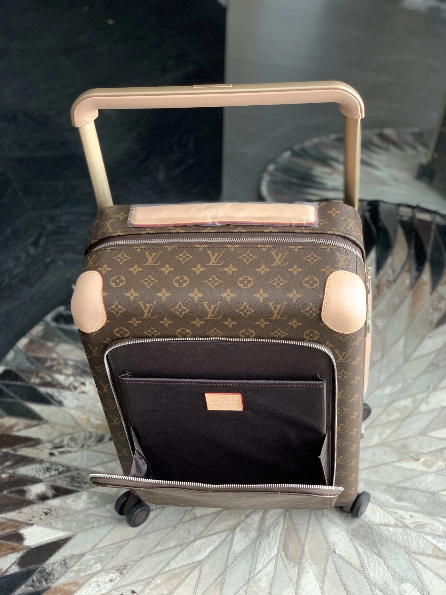 MOMO-- 8V M15249 high quality version item:E-B000J2301H