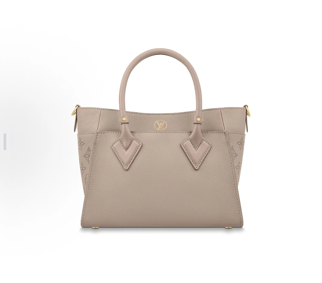 MOMO-- 8V M20600 high quality version On My Side cowhide item:E-B063C0544