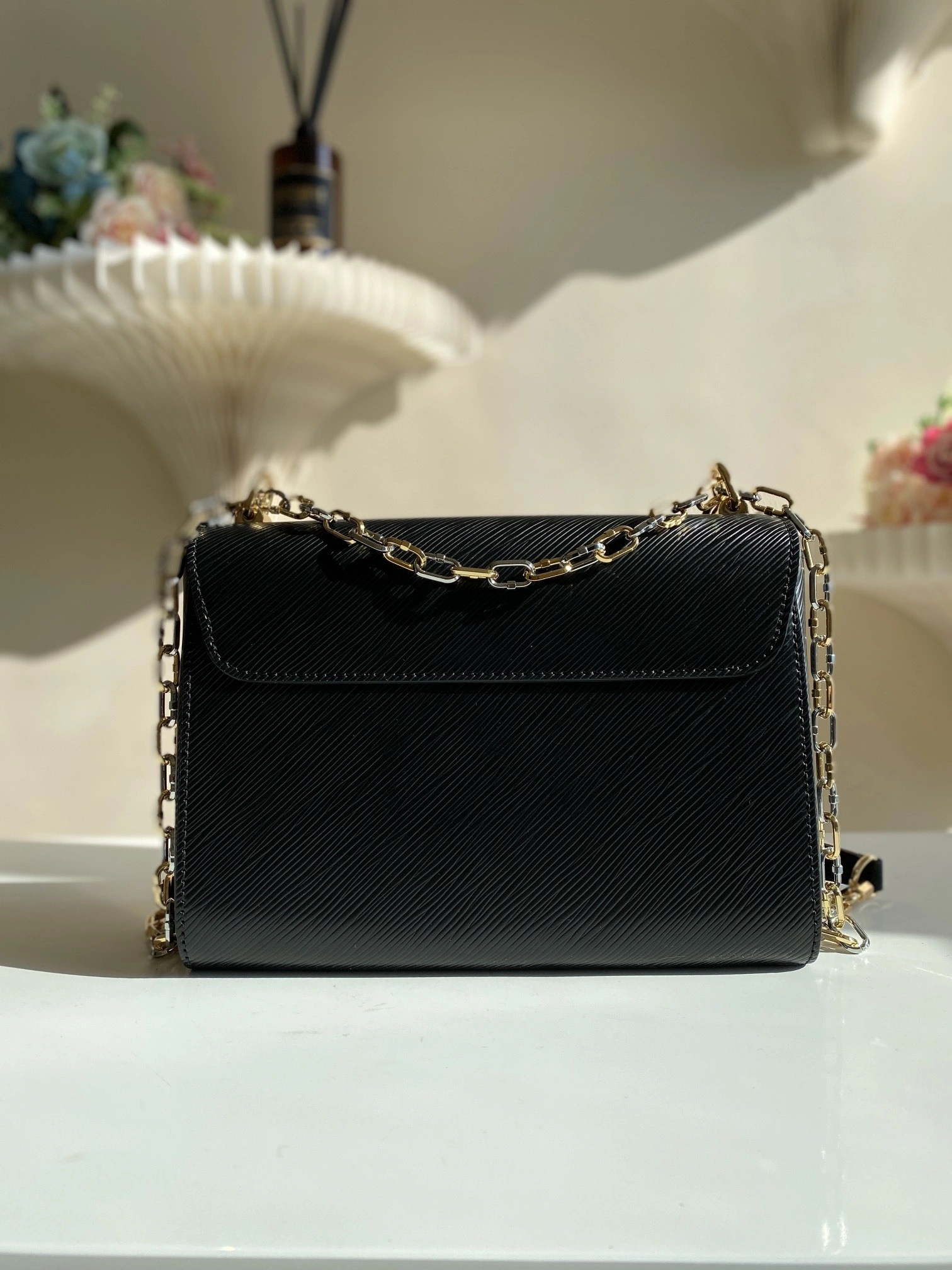MOMO-- 8V M21025 high quality version Twist cowhide item:E-B000C0522