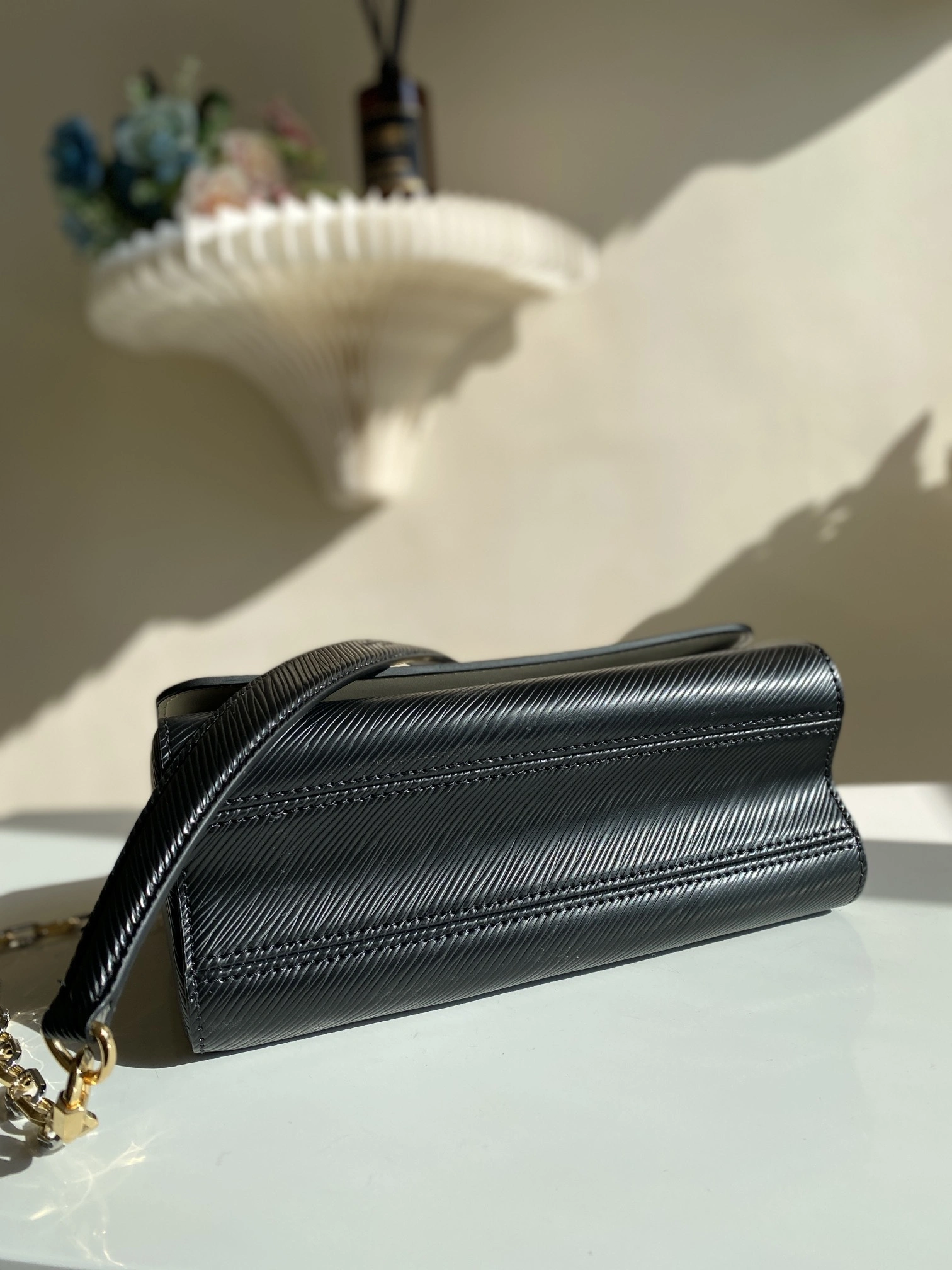MOMO-- 8V M21025 high quality version Twist cowhide item:E-B000C0522
