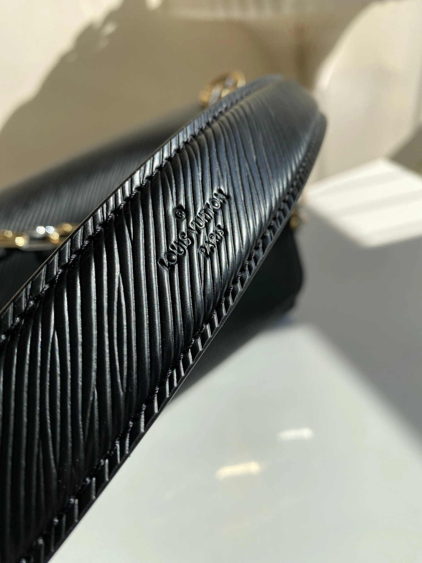 MOMO-- 8V M21025 high quality version Twist cowhide item:E-B000C0522