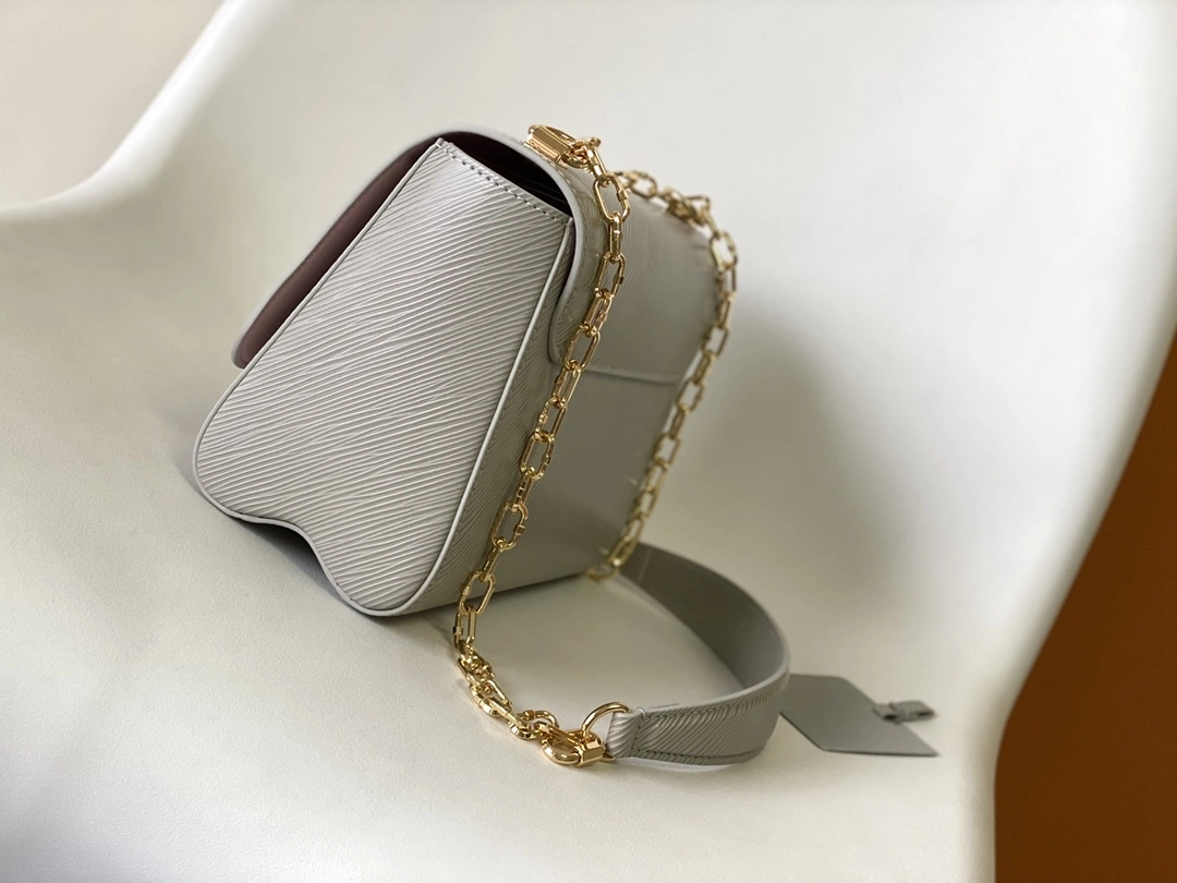 MOMO-- 8V M21026 high quality version Twist cowhide item:E-B000C0516