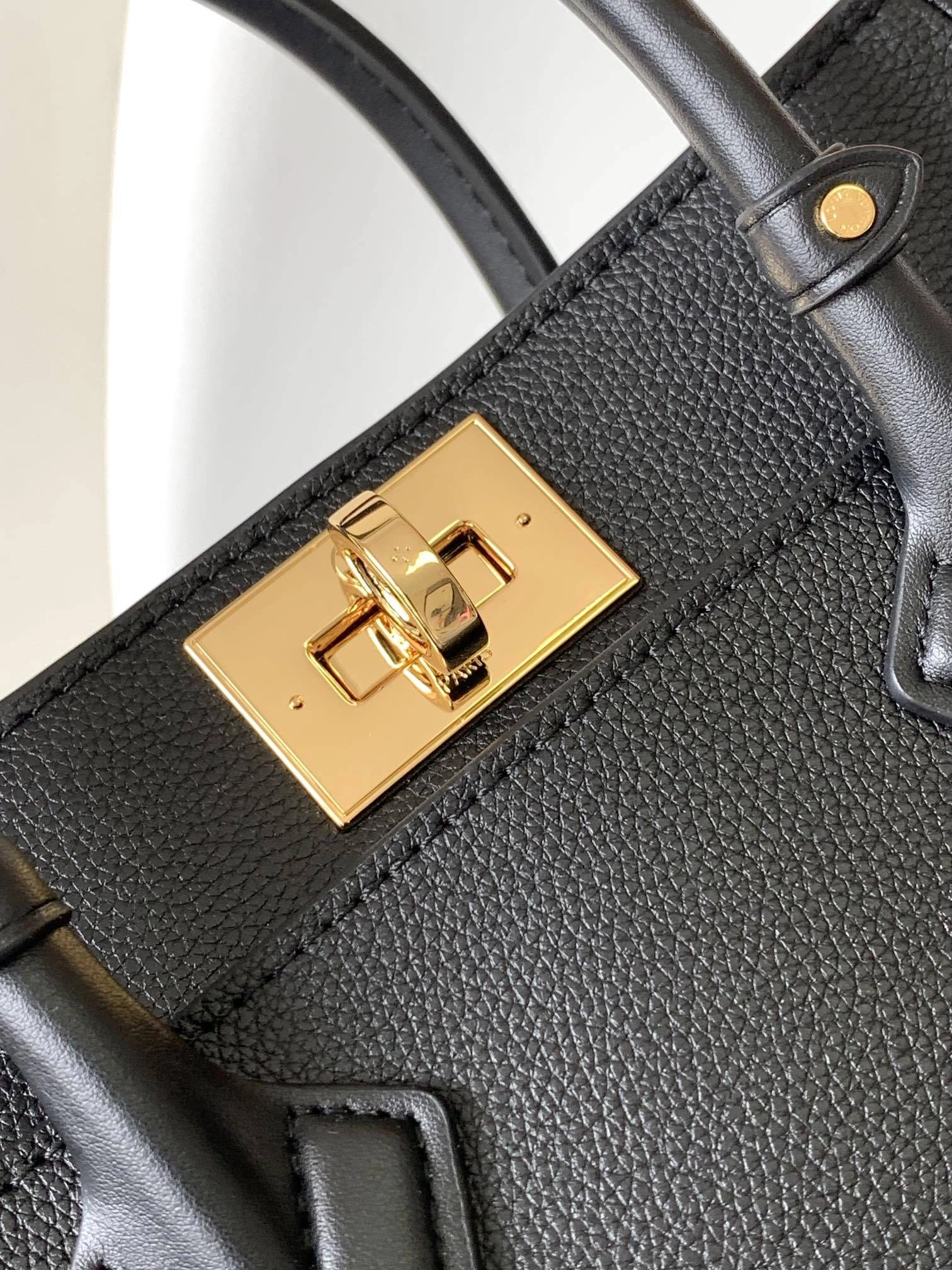 MOMO-- 8V M21546 high quality version On My Side cowhide item:D-B225J0806