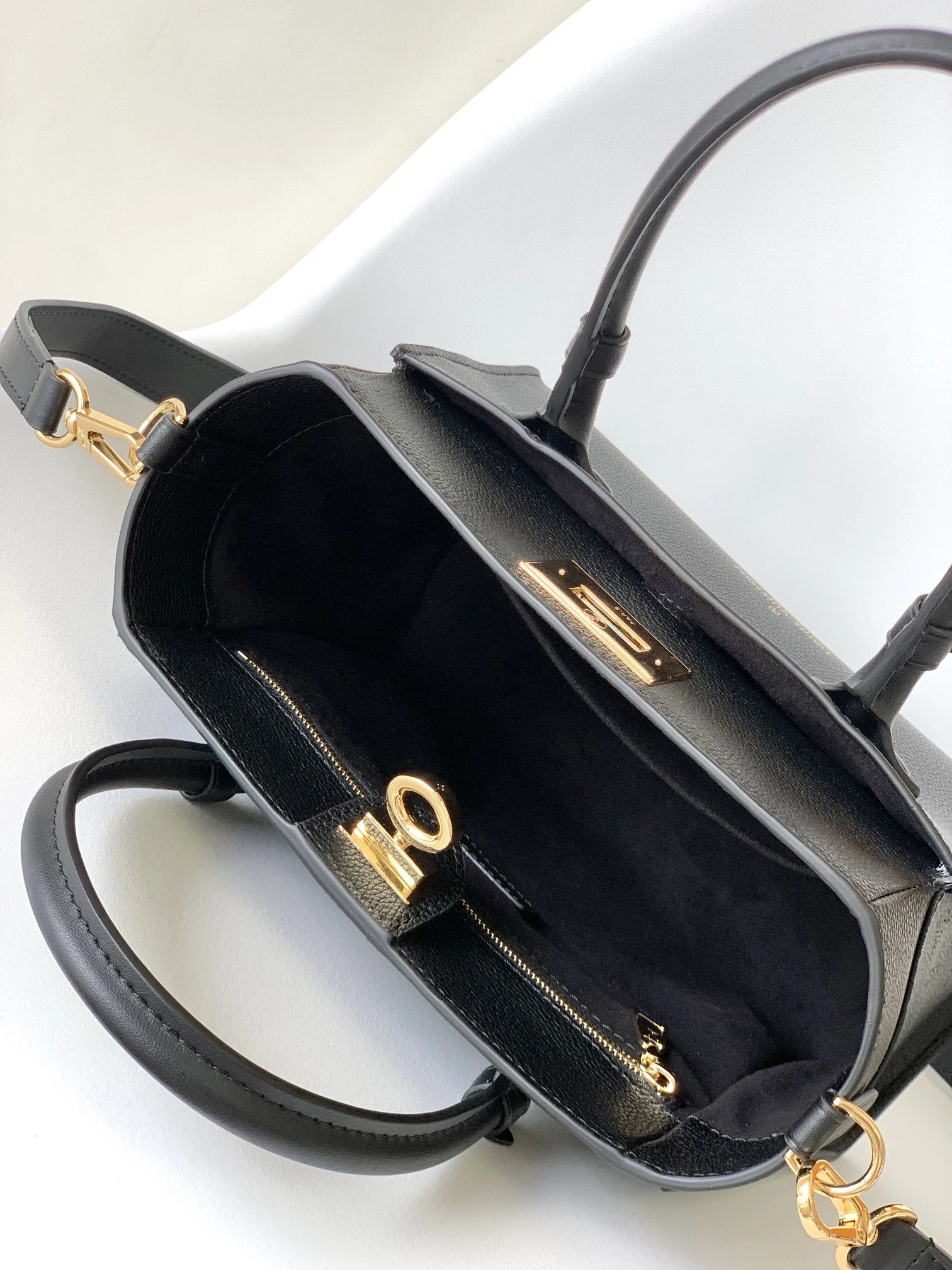 MOMO-- 8V M21546 high quality version On My Side cowhide item:D-B225J0806