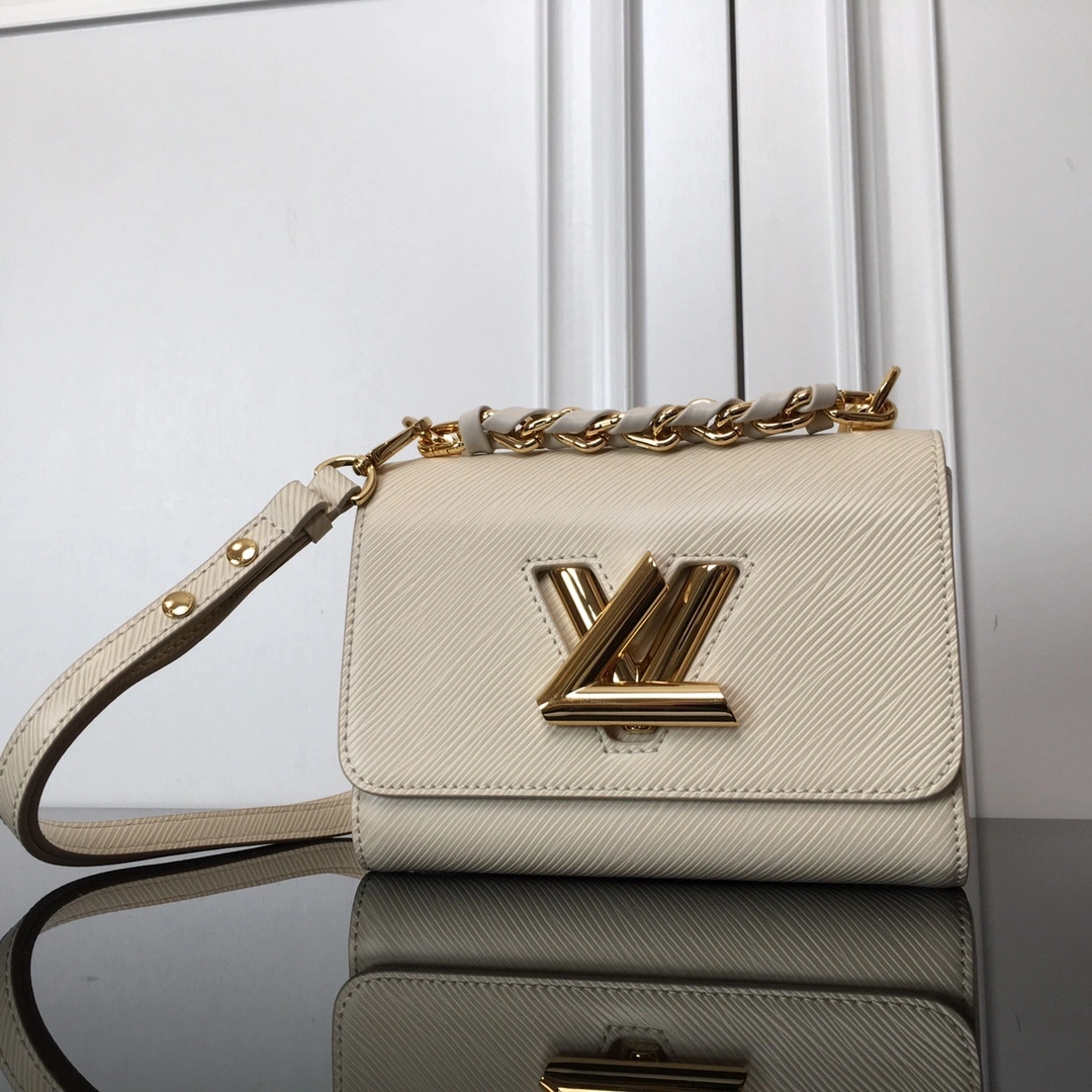 MOMO-- 8V M22373 high quality version Twist cowhide item:E-B000C0517