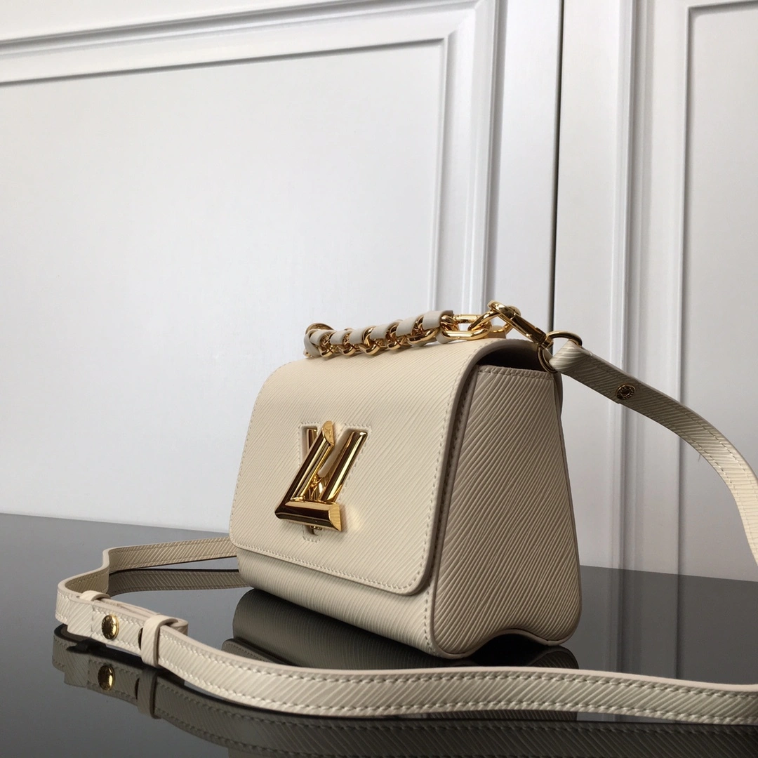 MOMO-- 8V M22373 high quality version Twist cowhide item:E-B000C0517