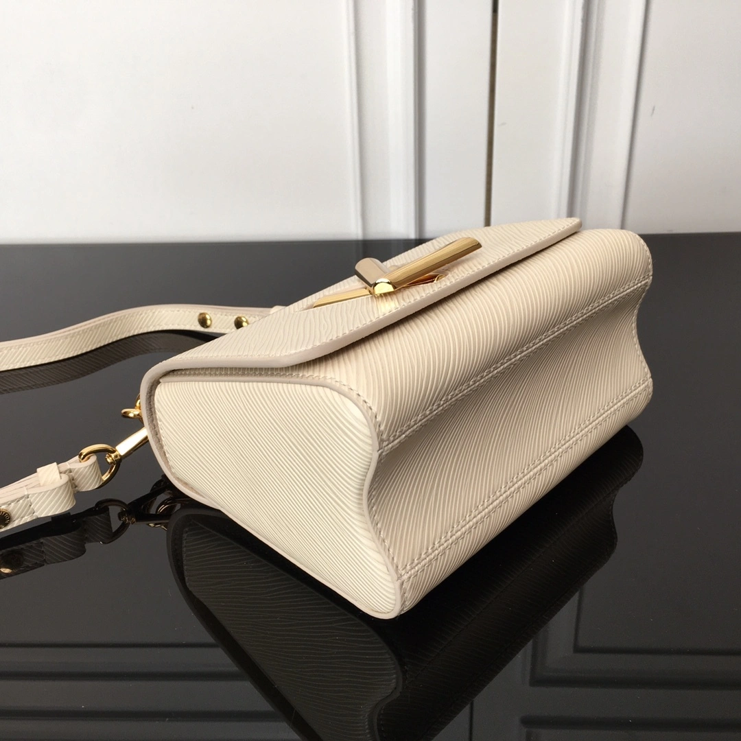 MOMO-- 8V M22373 high quality version Twist cowhide item:E-B000C0517