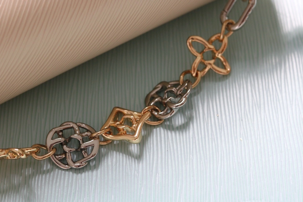 MOMO-- 8V M22774 high quality version Twist cowhide item:E-B000C0511