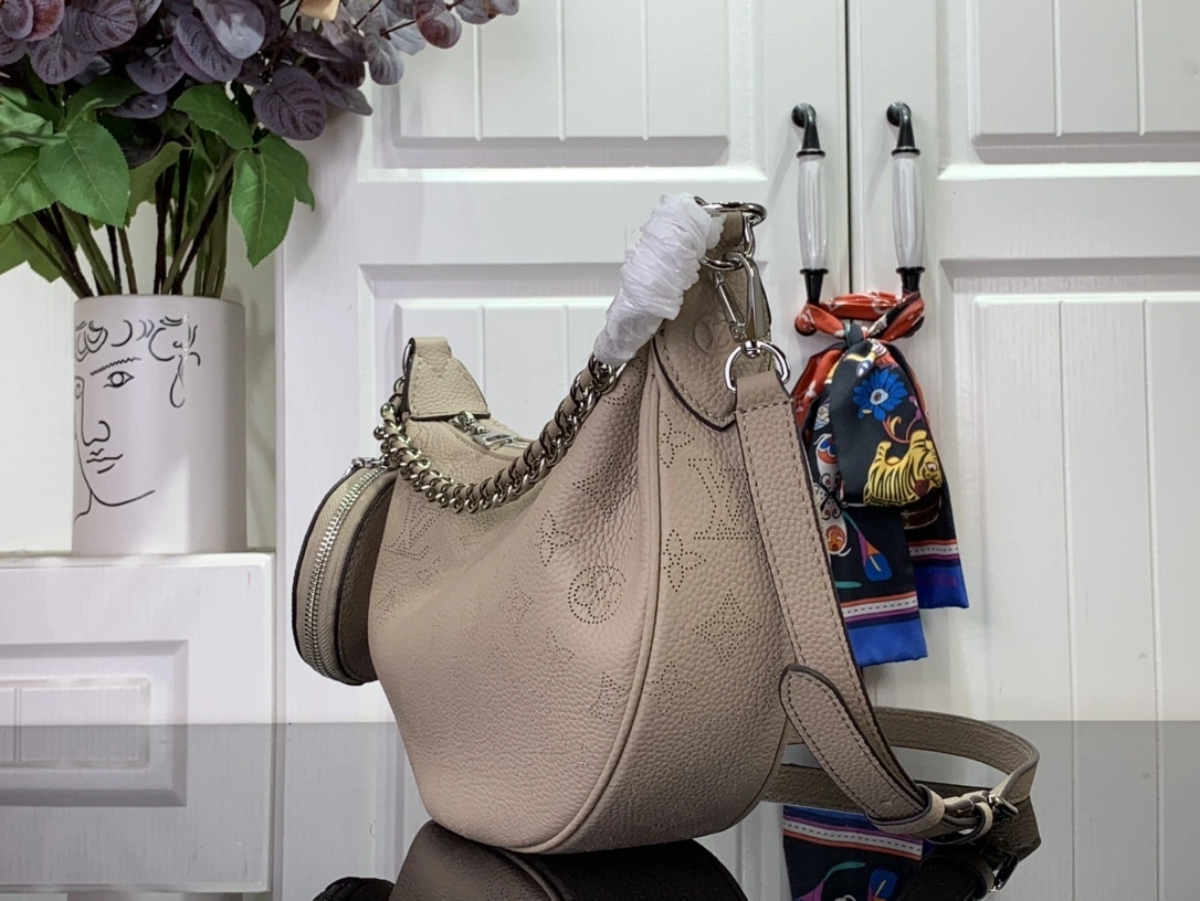 MOMO-- 8V M22820 high quality version Baia cowhide Mahina item:E-B063C0215