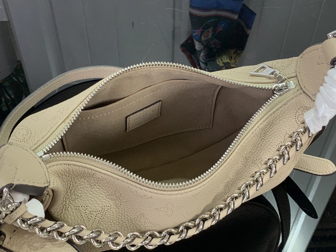 MOMO-- 8V M22820 high quality version Baia cowhide Mahina item:E-B063C0215