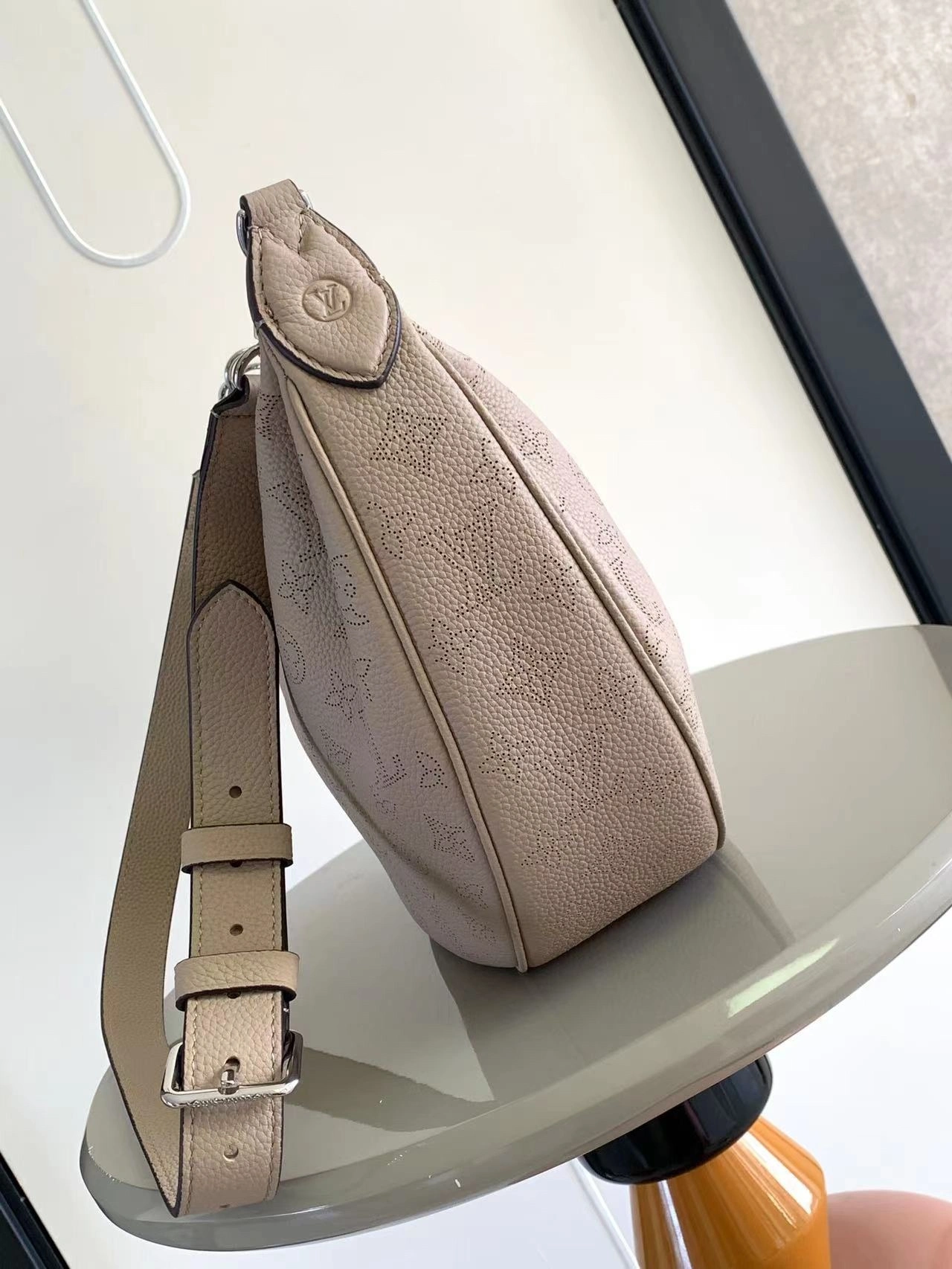 MOMO-- 8V M22823 high quality version Baia cowhide Mahina item:E-B564C0216