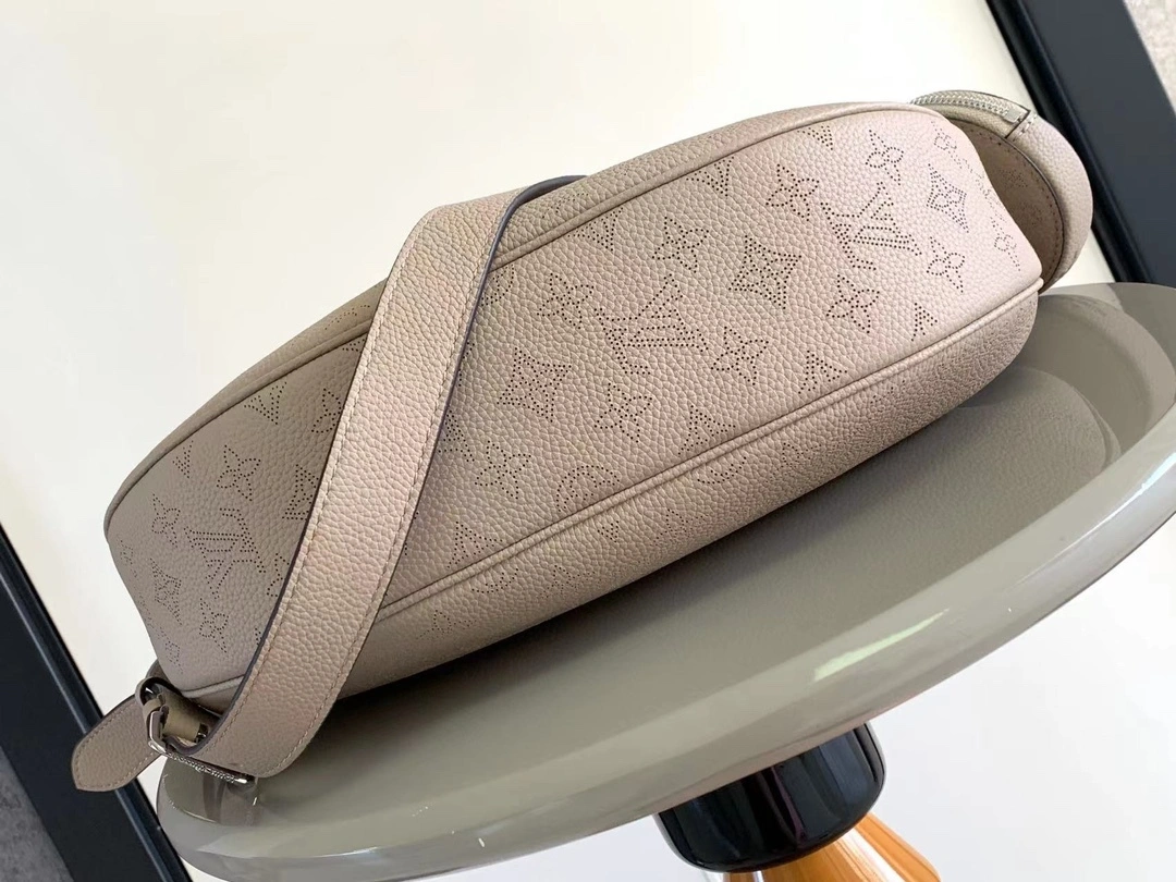 MOMO-- 8V M22823 high quality version Baia cowhide Mahina item:E-B564C0216