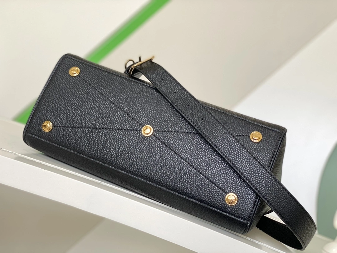 MOMO-- 8V M22914 high quality version Lock It MM Calfskin item:E-B225C0210