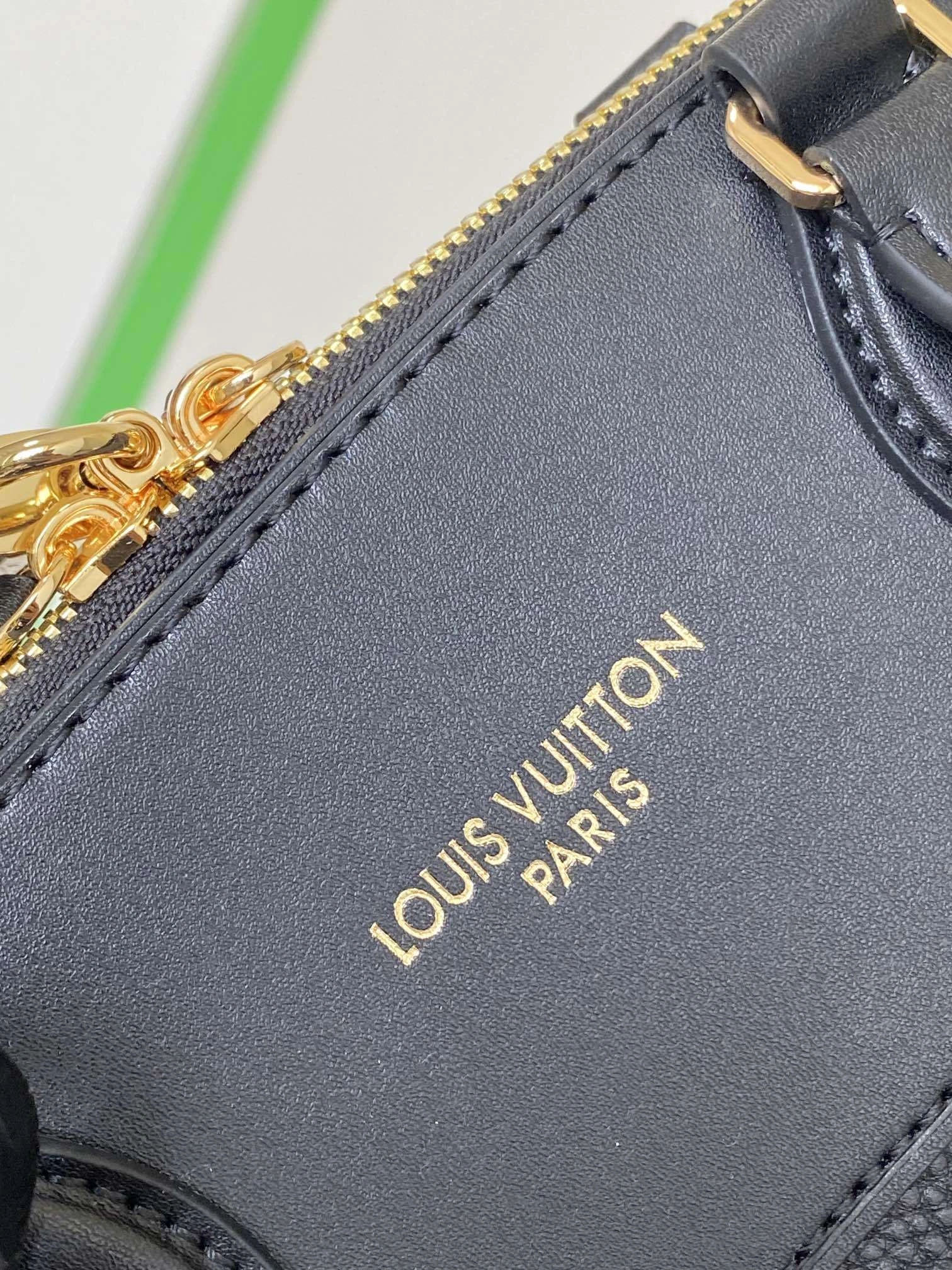 MOMO-- 8V M22914 high quality version Lock It MM Calfskin item:E-B225C0210