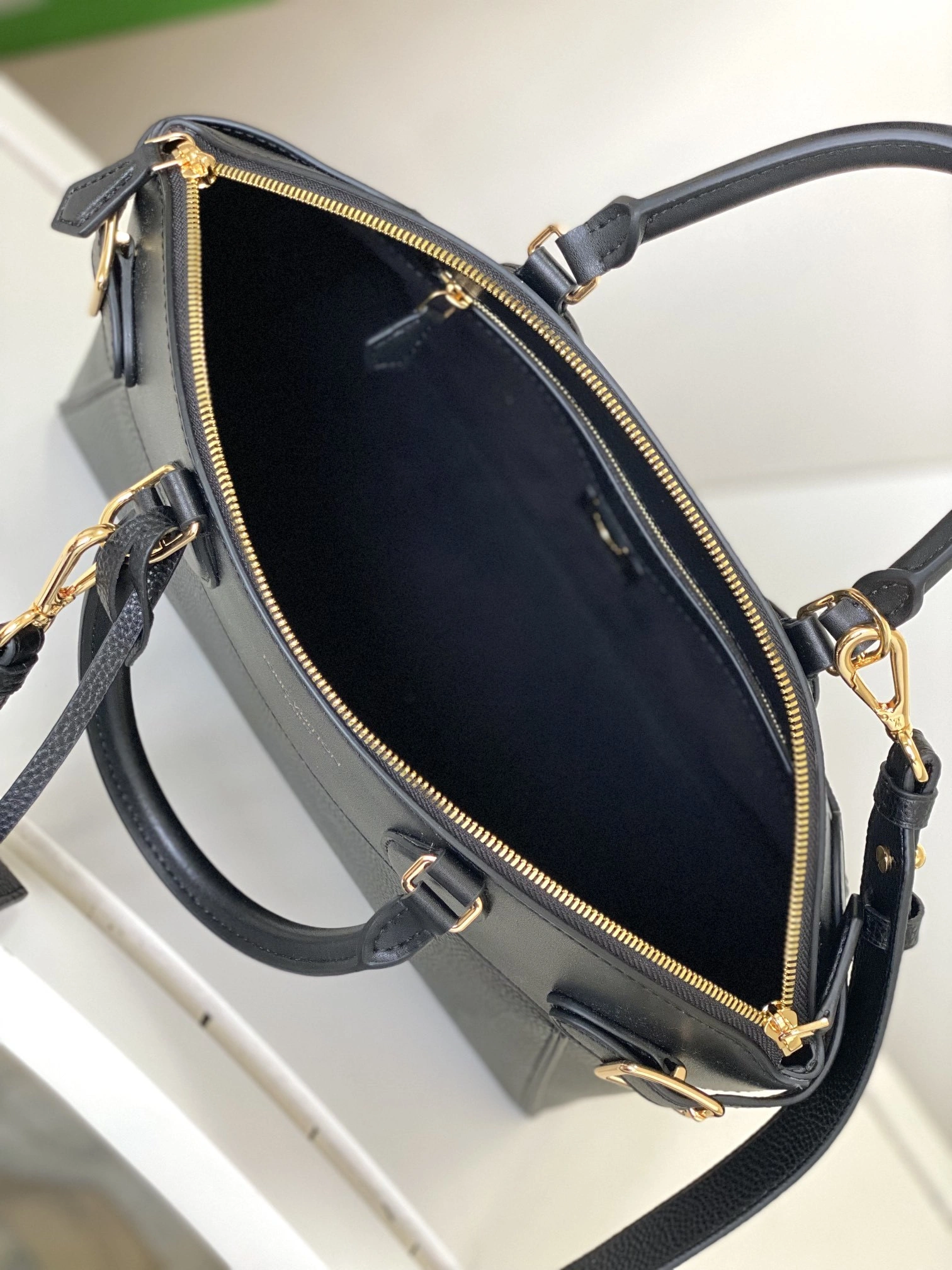 MOMO-- 8V M22914 high quality version Lock It MM Calfskin item:E-B225C0210