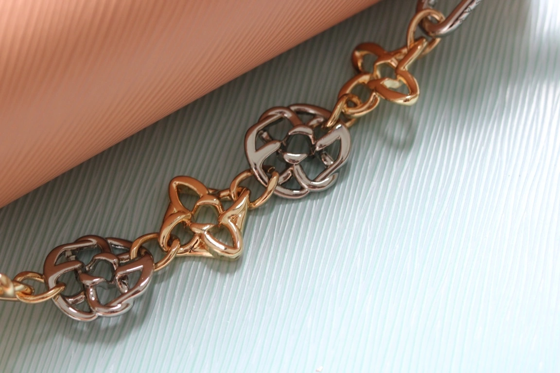 MOMO-- 8V M23074 high quality version Twist cowhide item:E-B000C0512