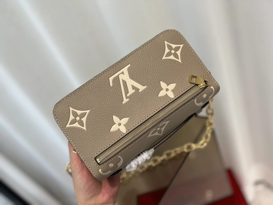 &MOMO-- 8V M23081 high quality version Metis East West item:E-B000C0222
