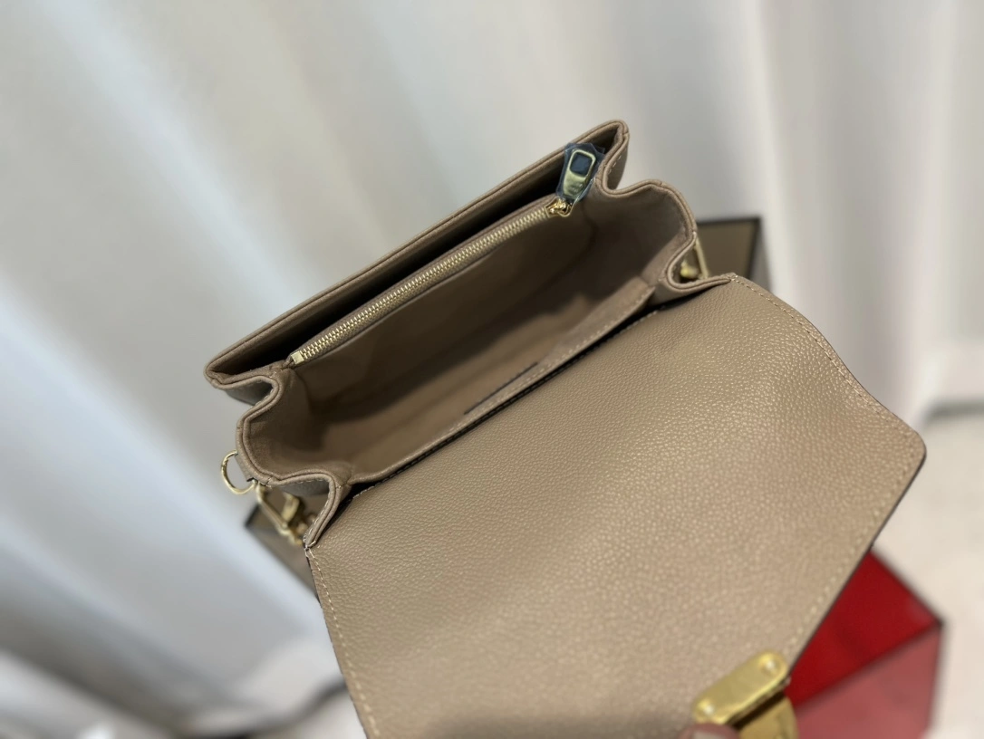 &MOMO-- 8V M23081 high quality version Metis East West item:E-B000C0222