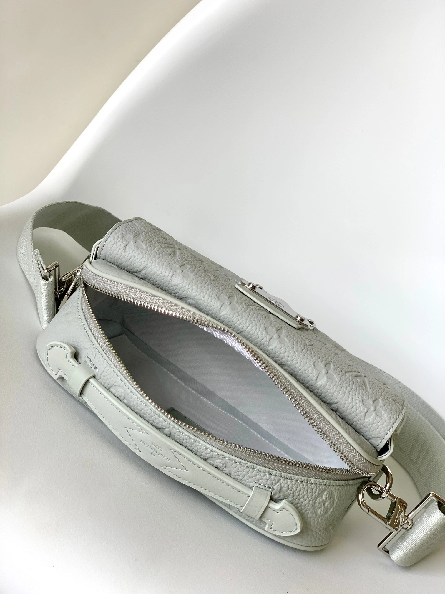 MOMO-- 8V M23152 high quality version S Lock item:D-B225J0863