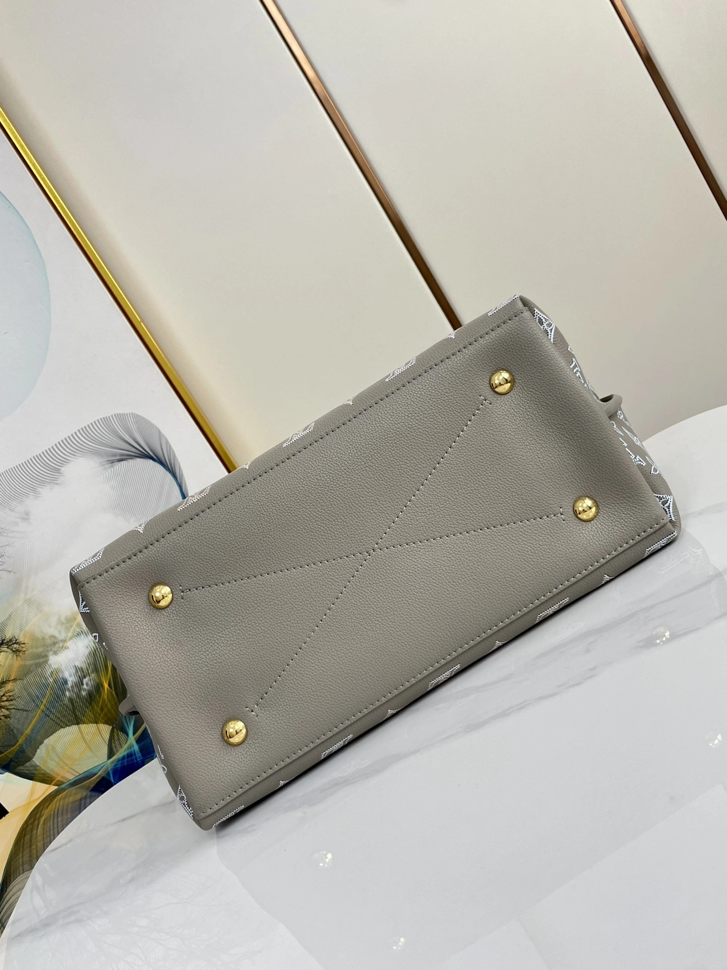 MOMO-- 8V M23396 high quality version TAURILLON item:E-B000C0219